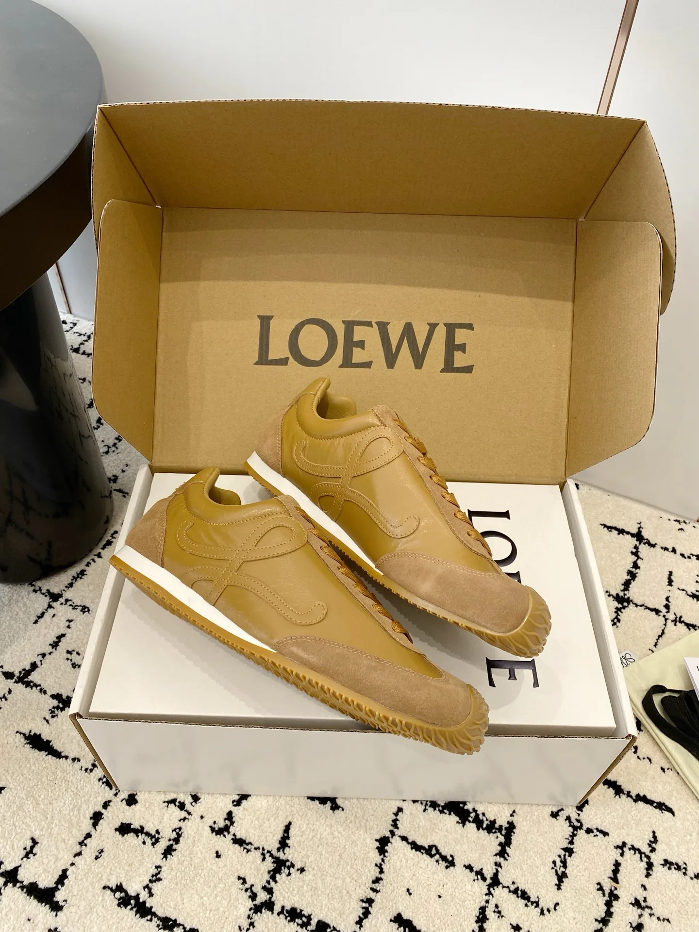 Кроссовки Женские Loewe 18268852