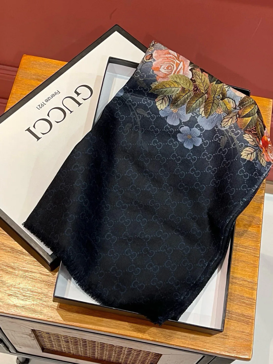 Шарфы Gucci 463795