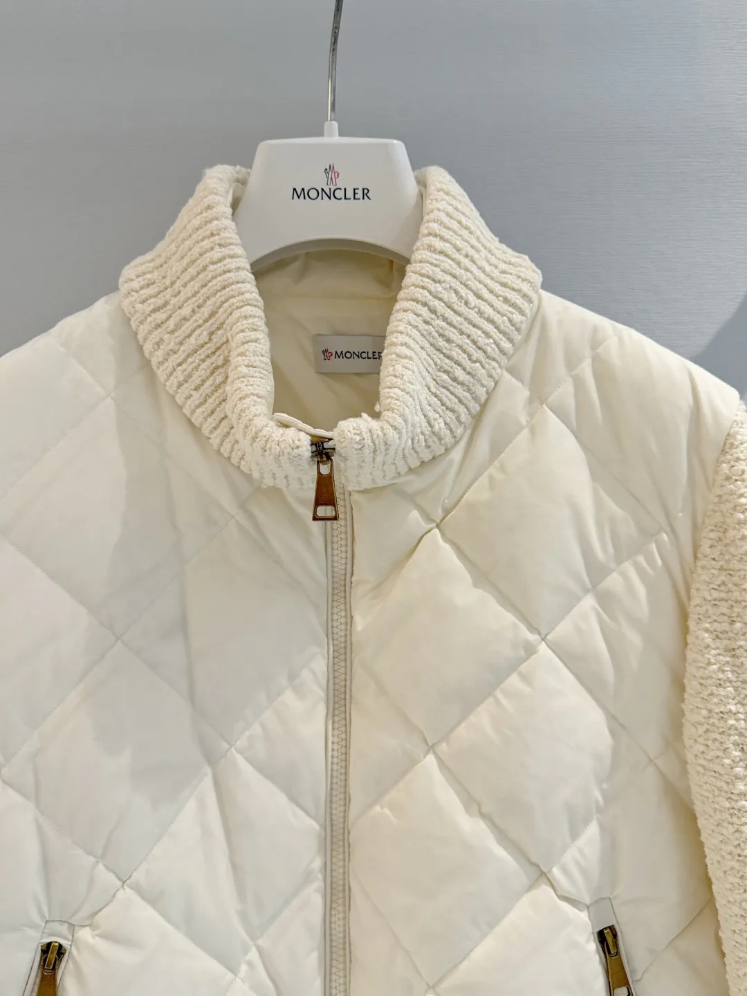 Куртки И Пуховики Женские Moncler 18440090