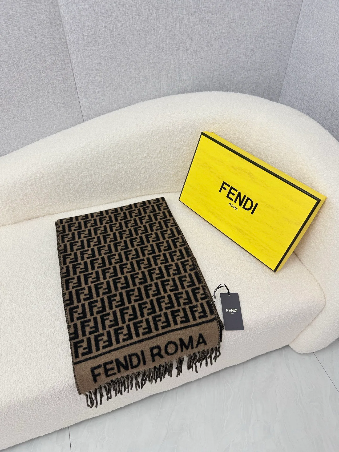 Шарфы Fendi 18003372
