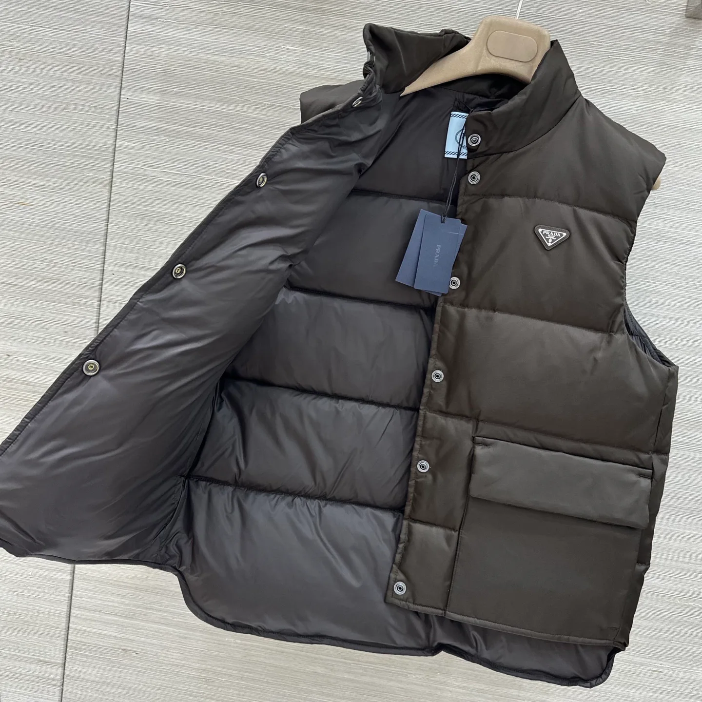 Жилеты Женские Prada 19772078
