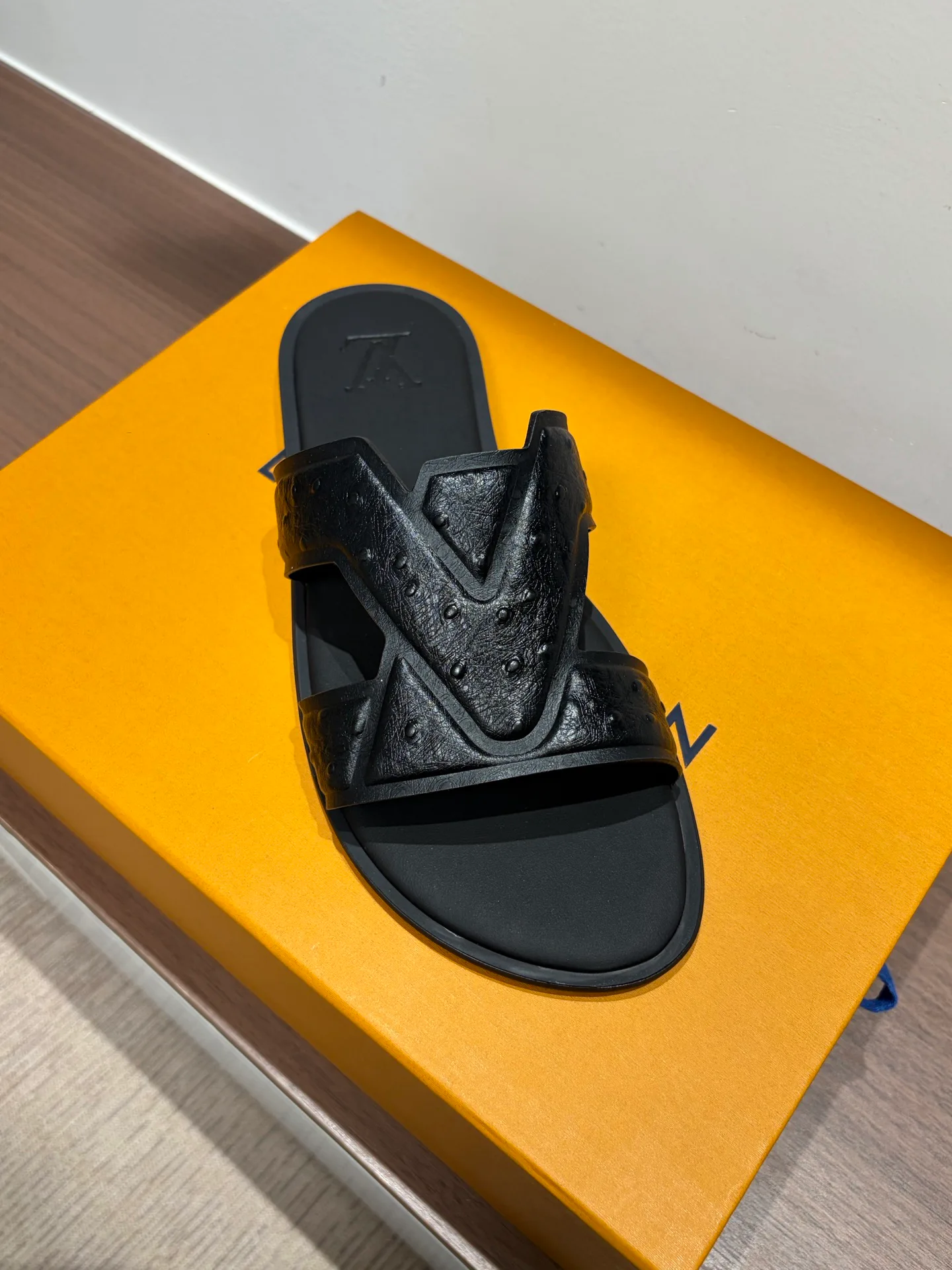 Шлепанцы Мужские Louis Vuitton 12826635