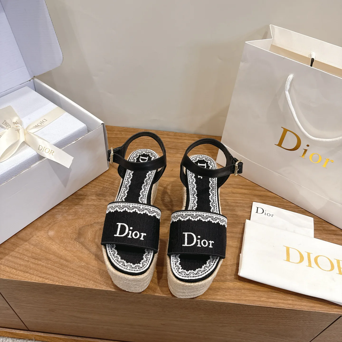 Босоножки Женские Christian Dior 17947077