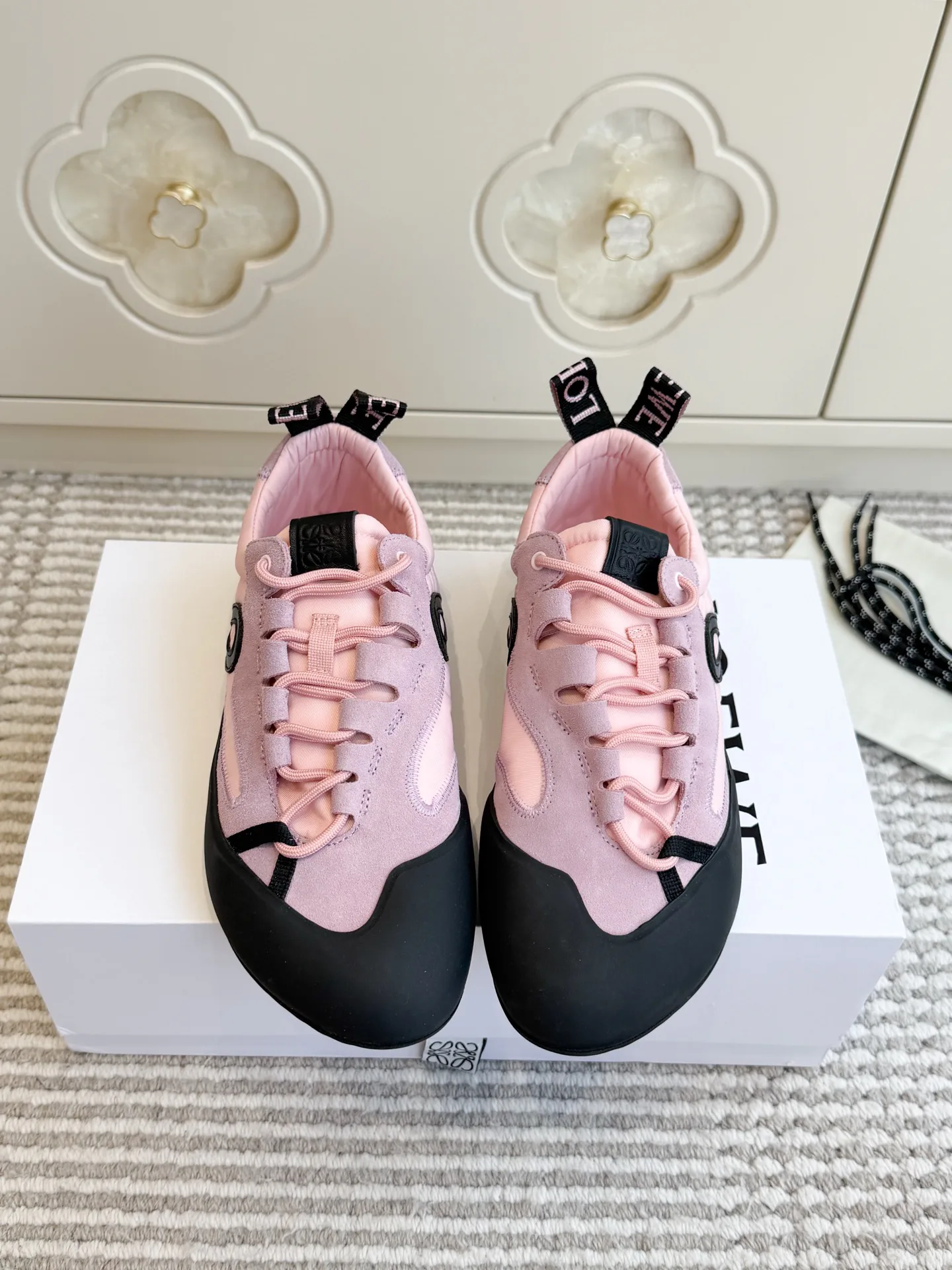 Кроссовки Женские Loewe 18275867