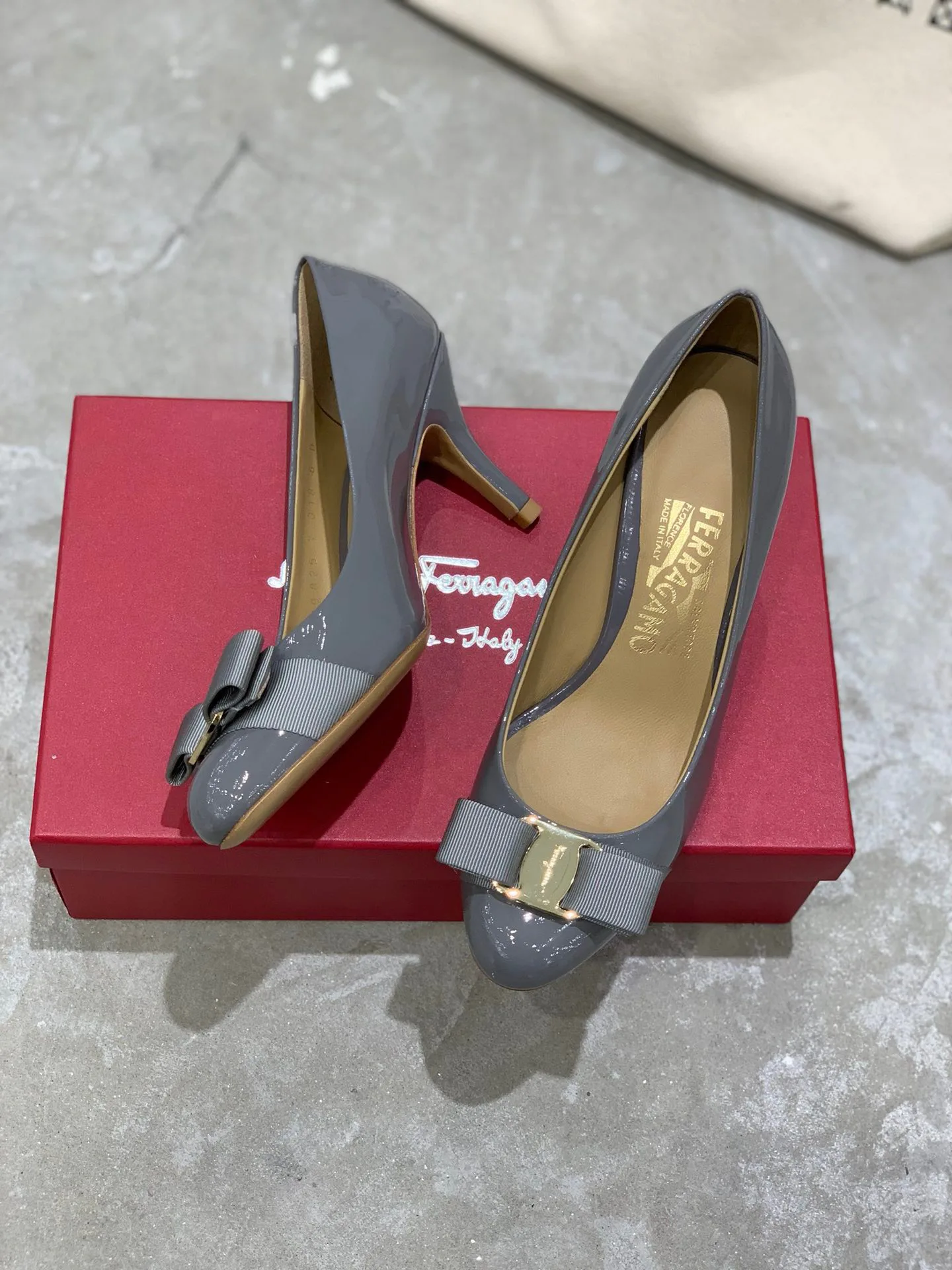 Туфли Женские Salvatore Ferragamo 18340720