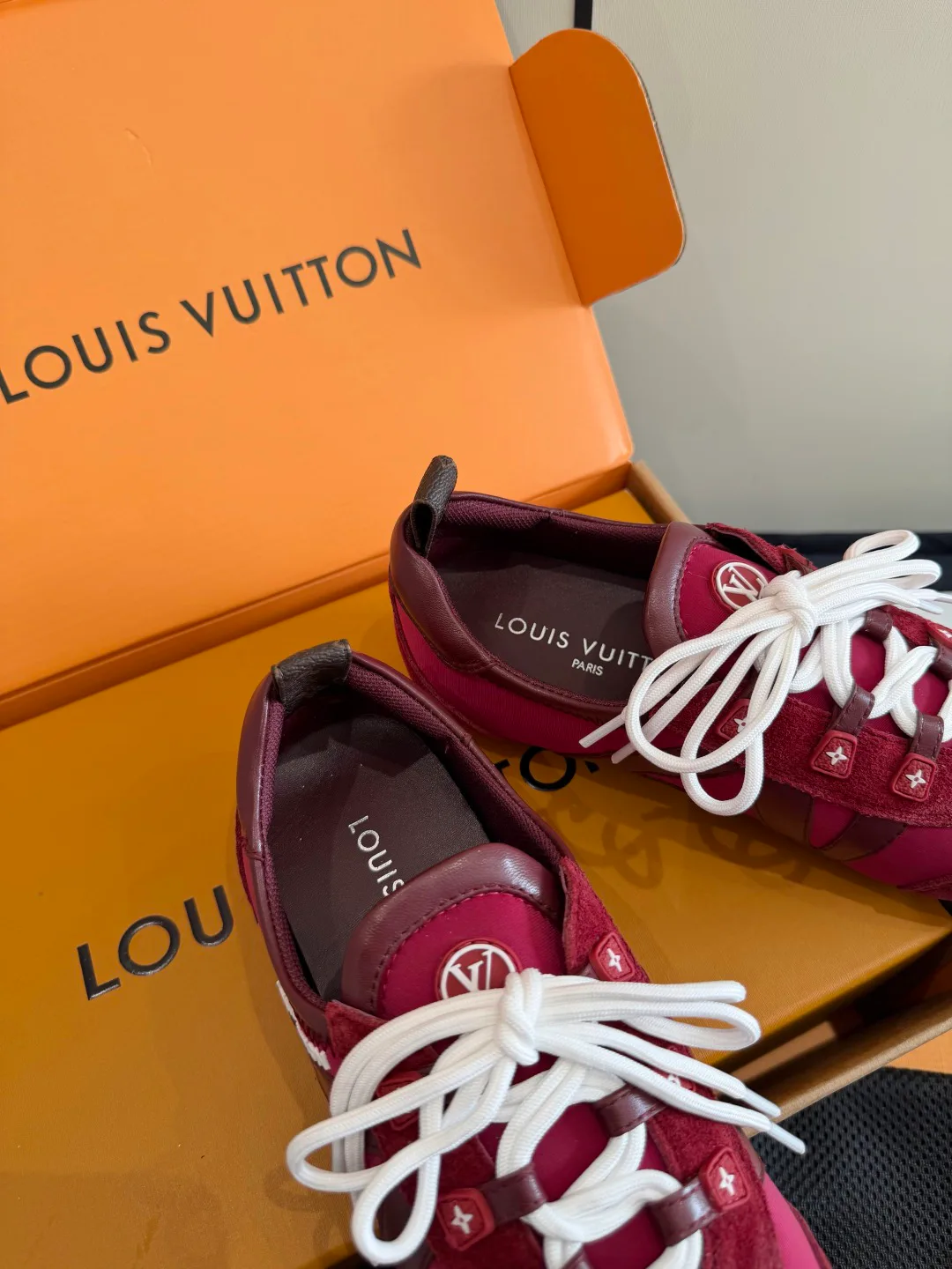Кроссовки Женские Louis Vuitton 1450974