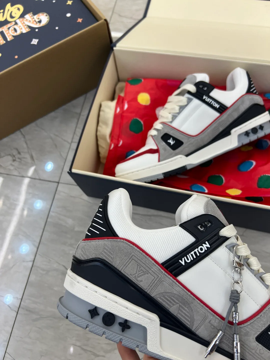 Кроссовки Женские Louis Vuitton 17941659