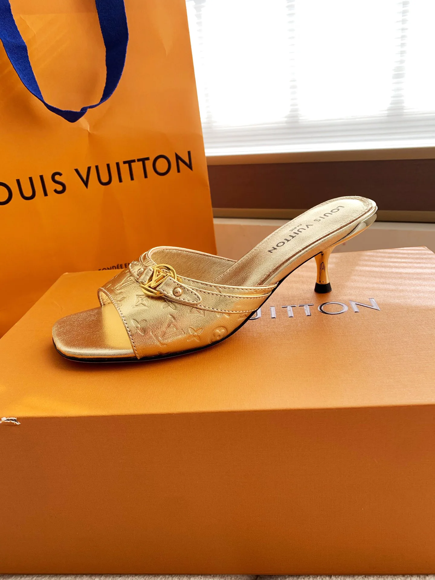 Босоножки Женские Louis Vuitton 10461975