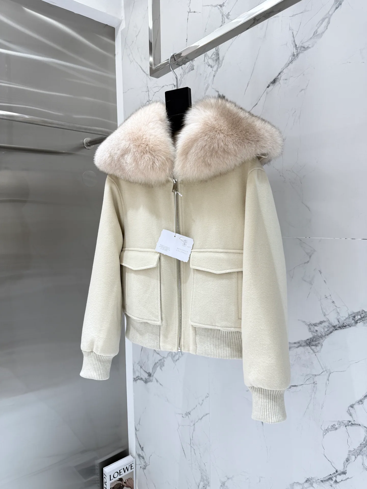 Куртки И Пуховики Женские Loro Piana 18699804