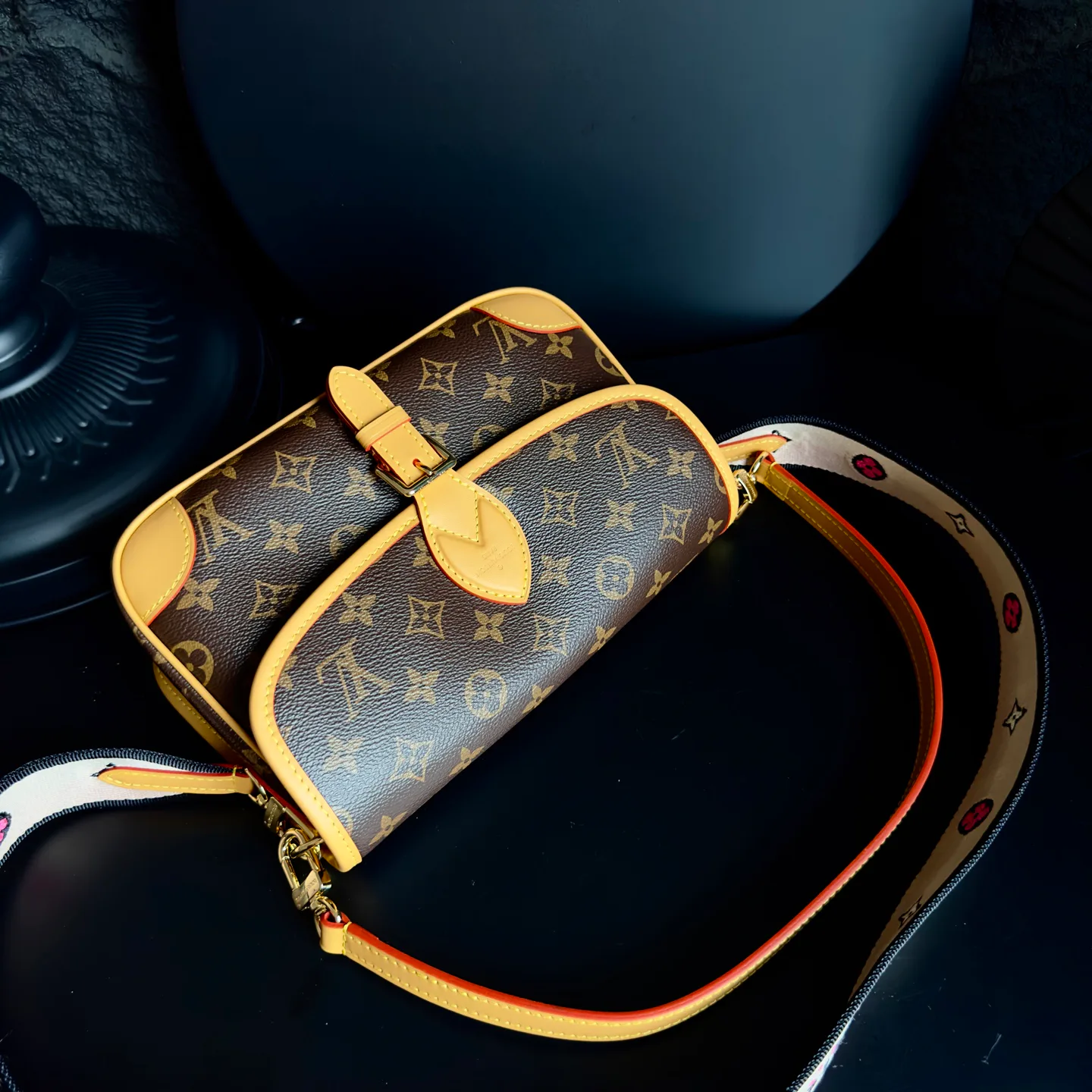 Классические Сумки Женские Louis Vuitton 11669151