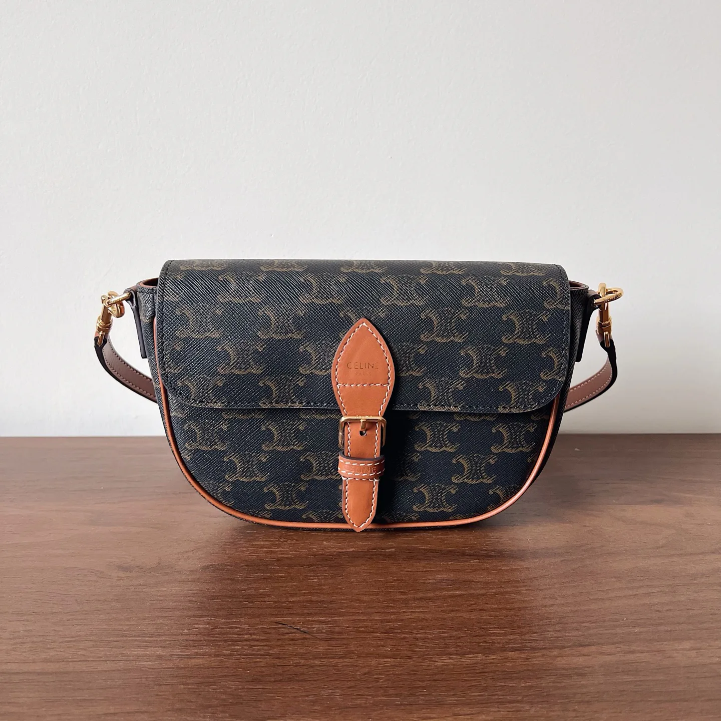 Сумки На Ремне Женские Celine 245380