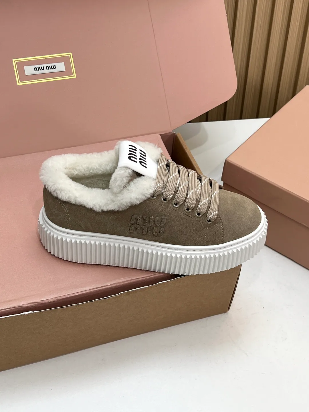 Кроссовки Женские Miu Miu 19298582