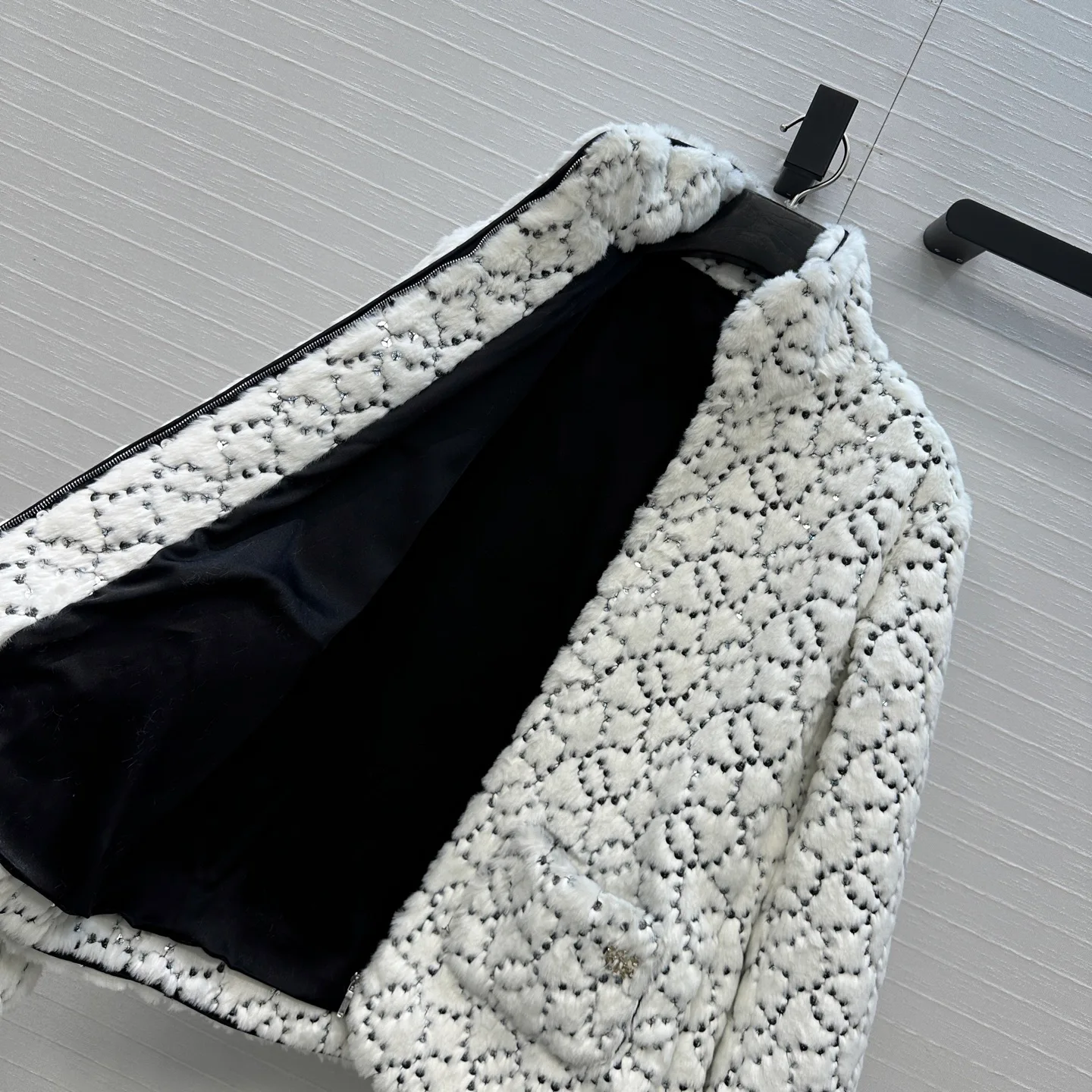 Куртки И Пуховики Женские Chanel 275050