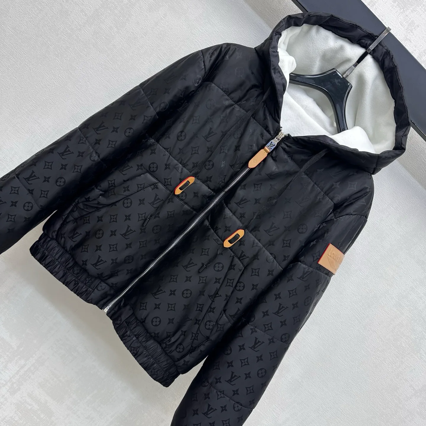 Куртки И Пуховики Женские Louis Vuitton 19167812