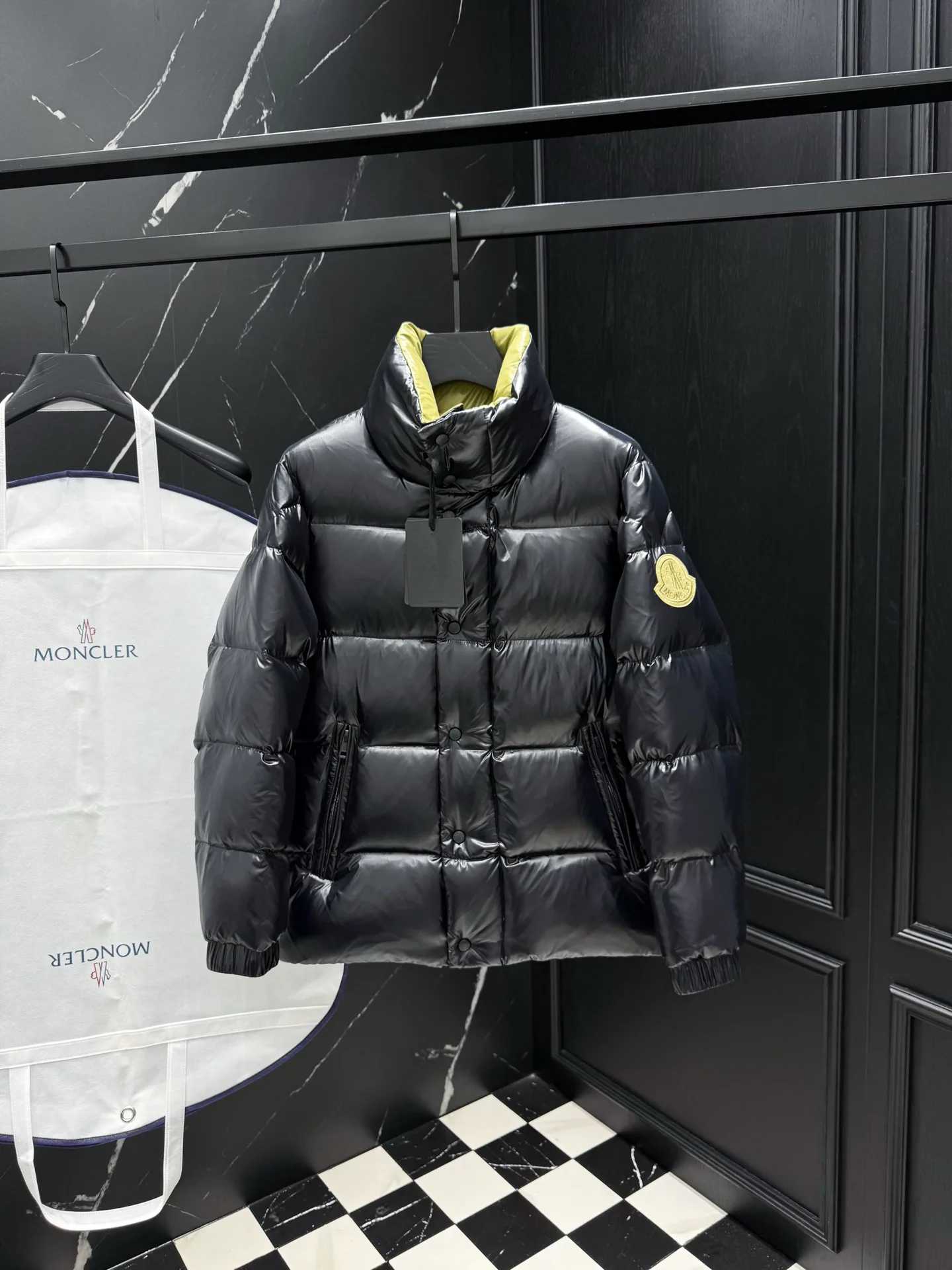 Куртки И Пуховики Мужские Moncler 1807040