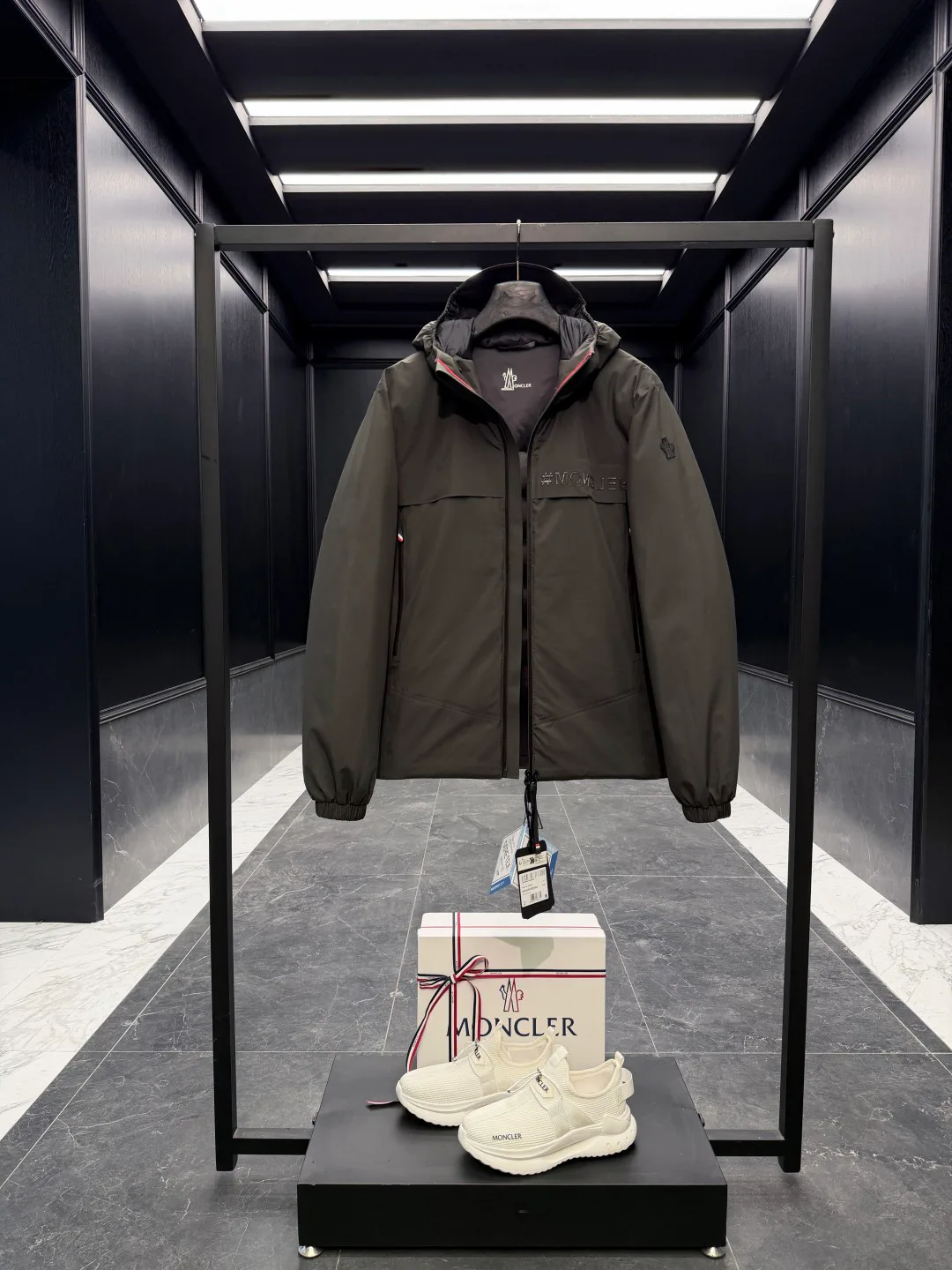 Куртки И Пуховики Мужские Moncler 988728