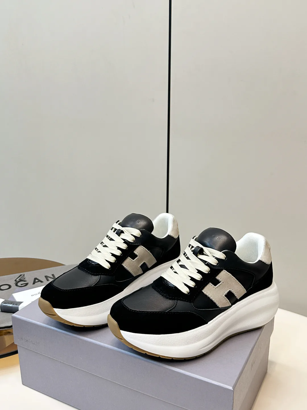 Кроссовки Женские Hogan 12835309