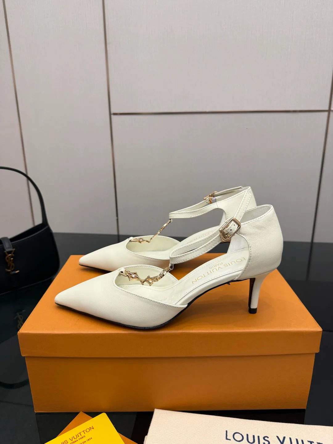 Туфли Женские Louis Vuitton 11755401
