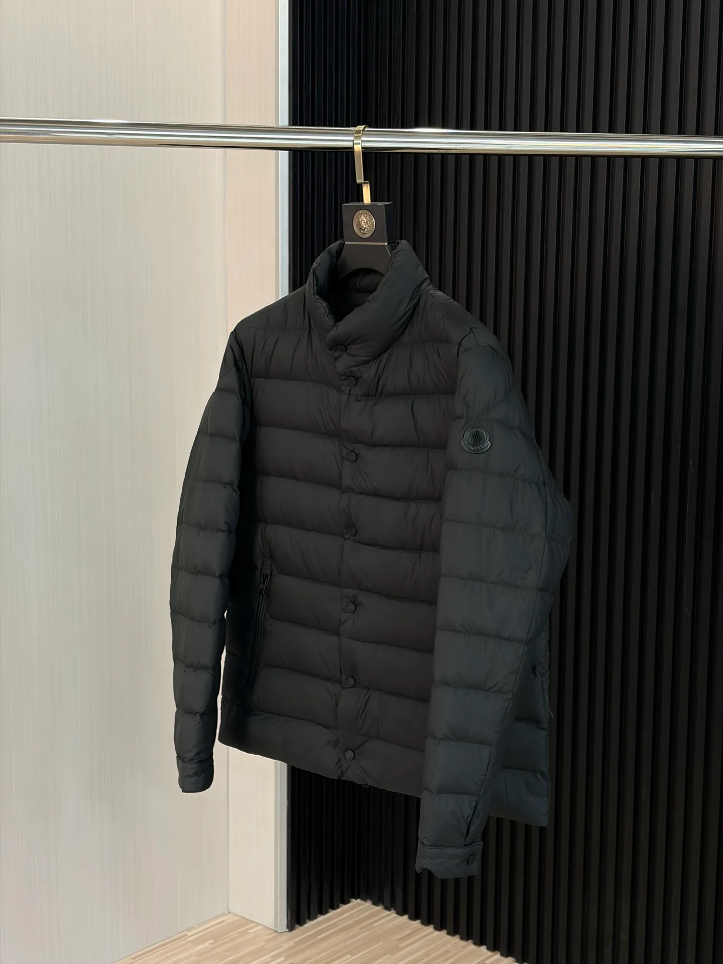Куртки И Пуховики Мужские Moncler 18218454