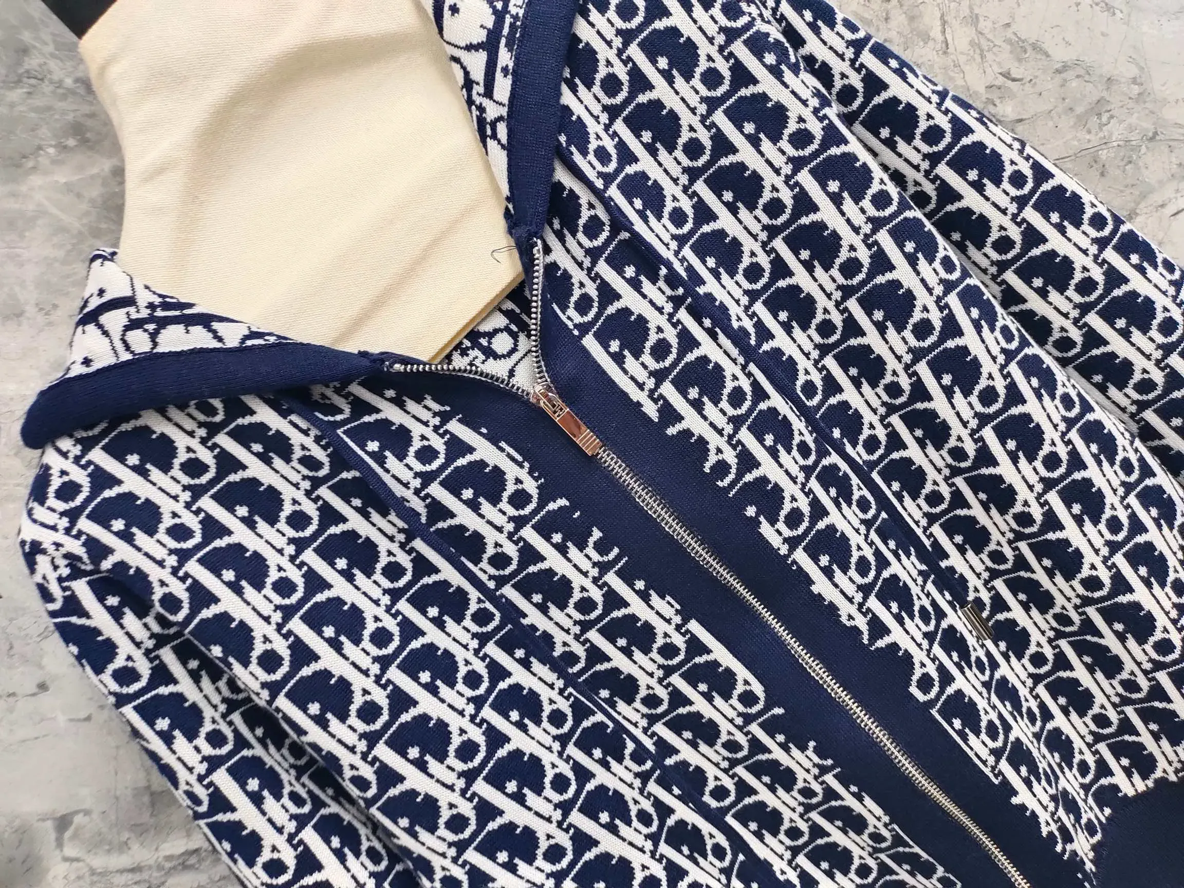 Куртки И Пуховики Женские Christian Dior 504252