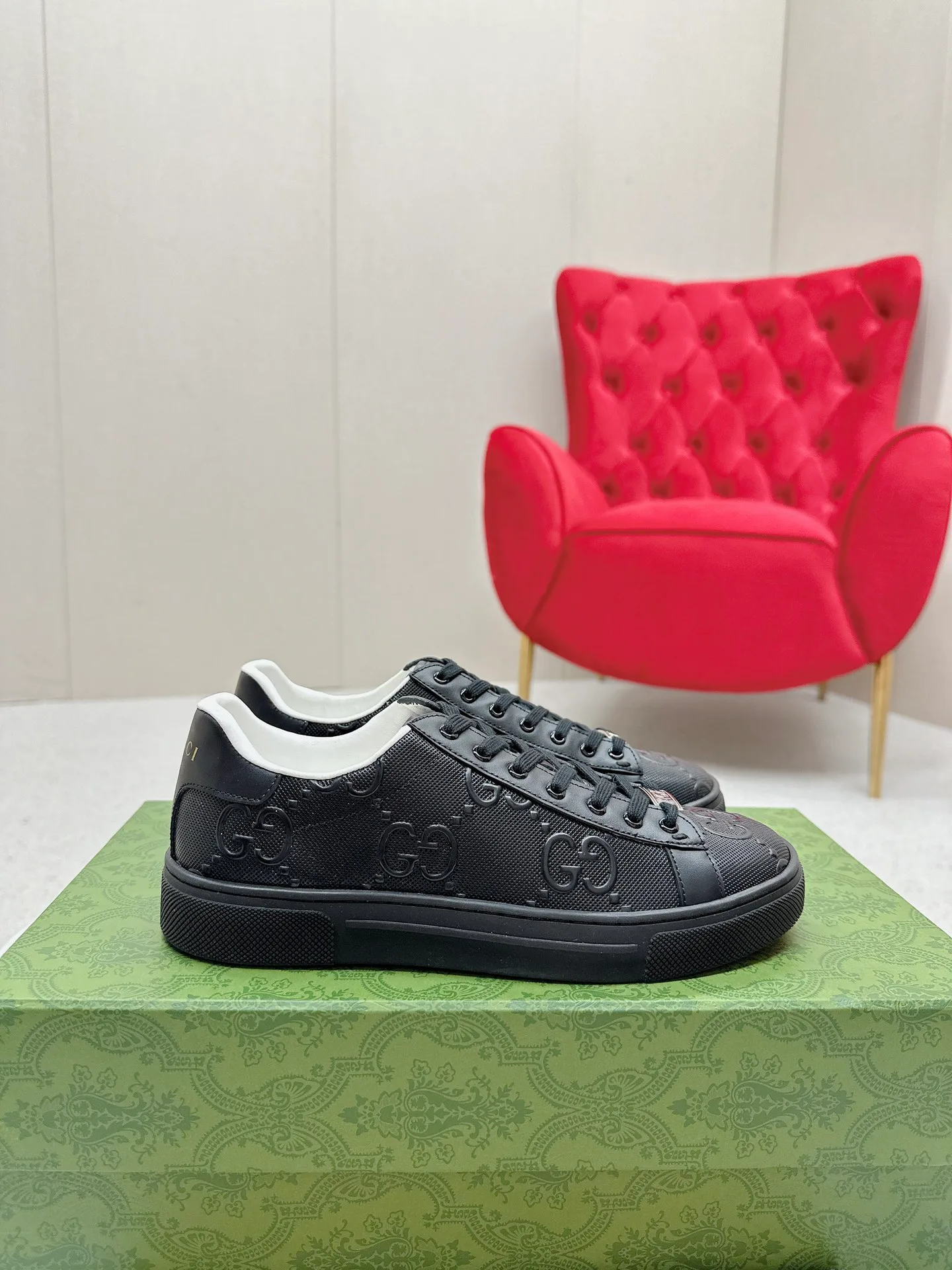 Кроссовки Женские Gucci 11550494
