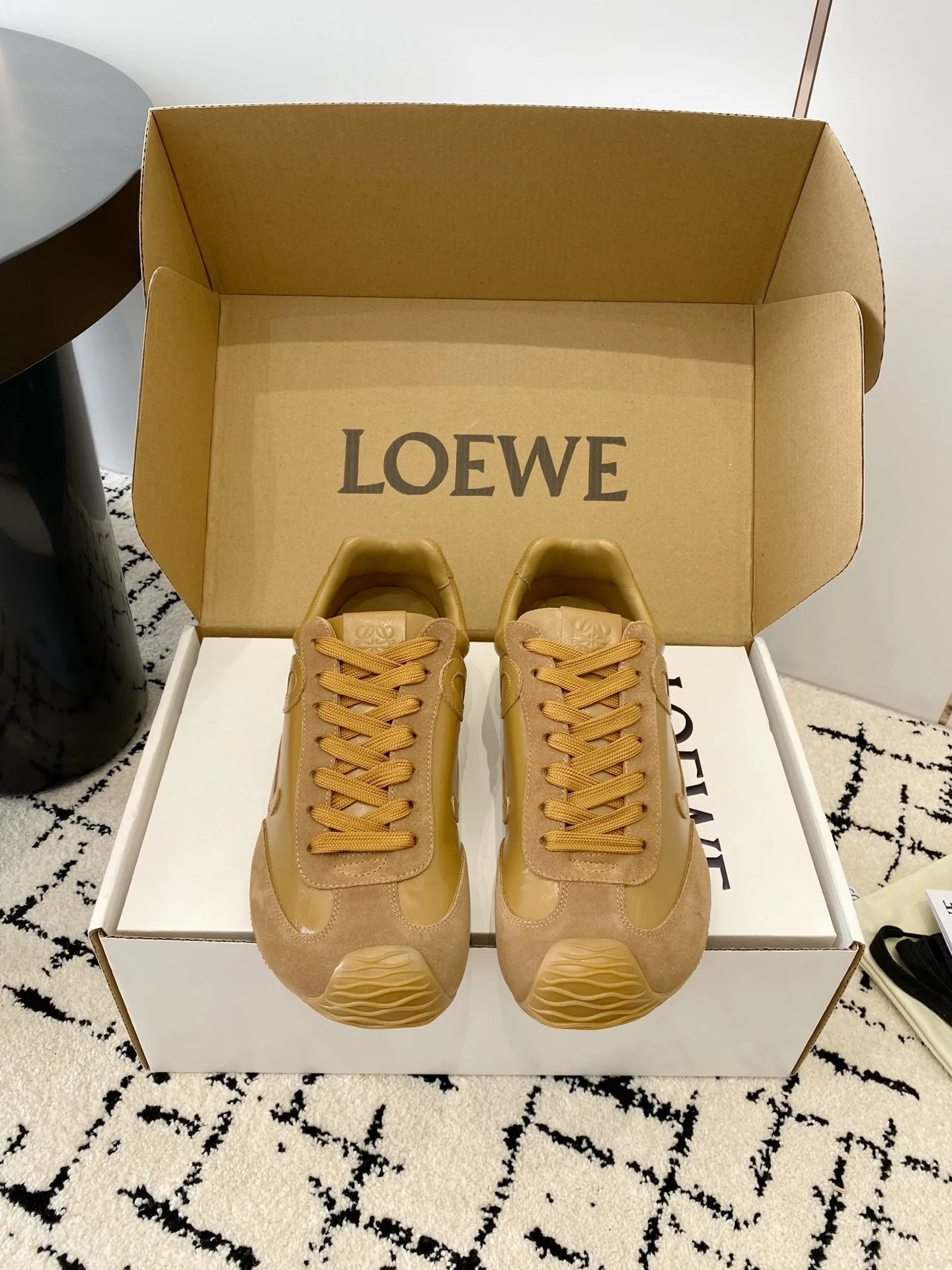 Кроссовки Женские Loewe 18268852