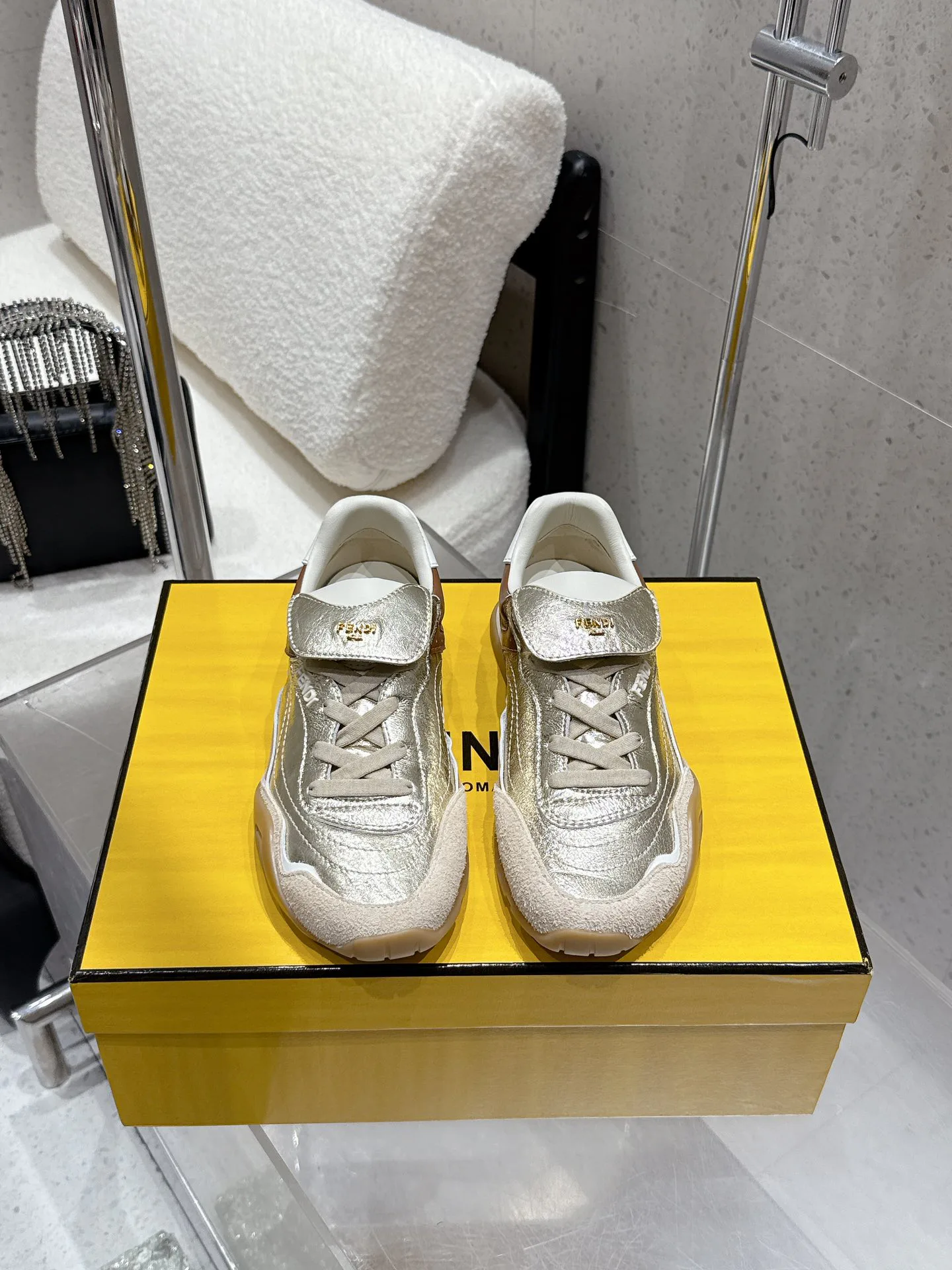 Кроссовки Женские Fendi 13078815