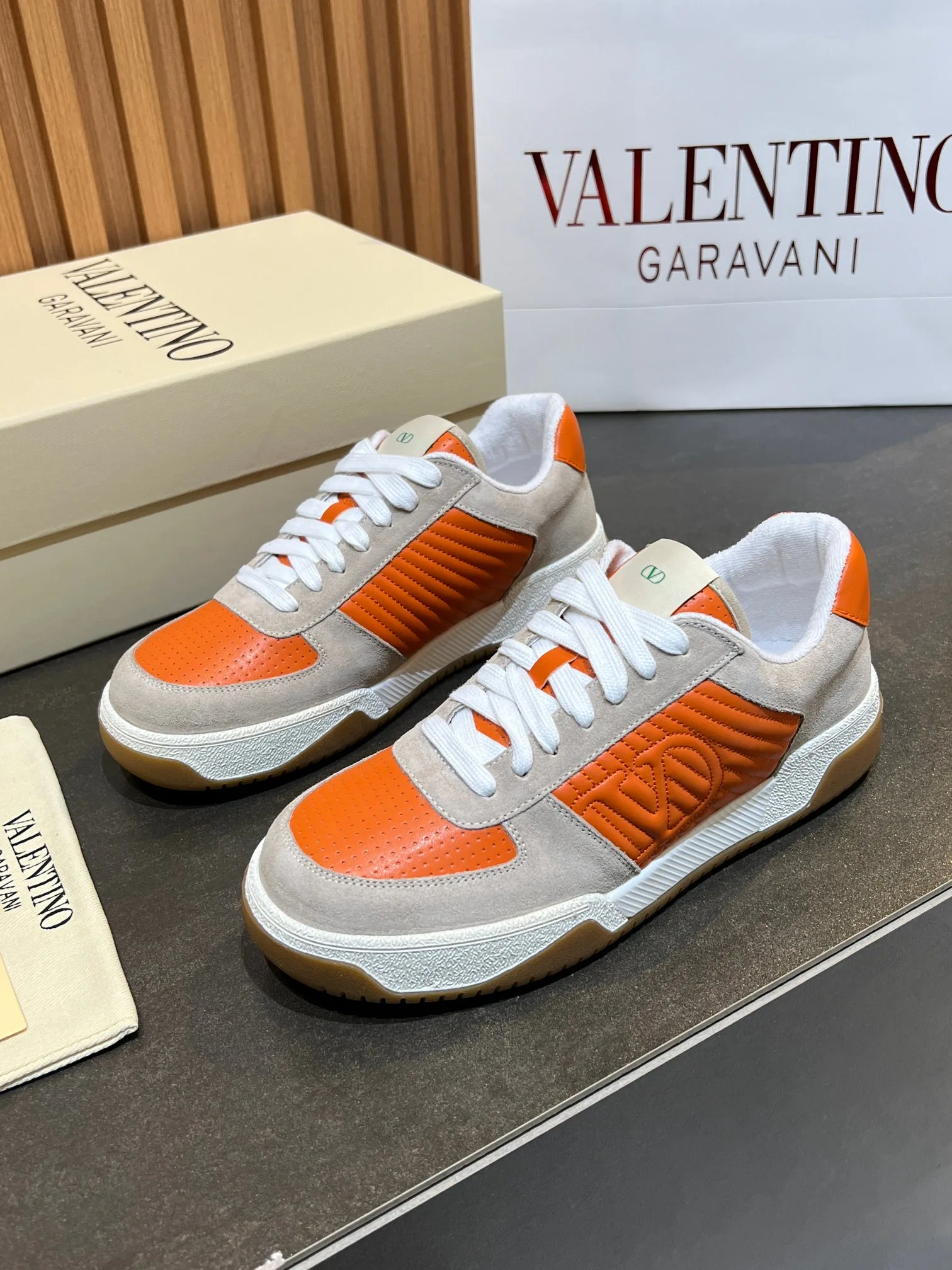 Кроссовки Женские Valentino 11679384
