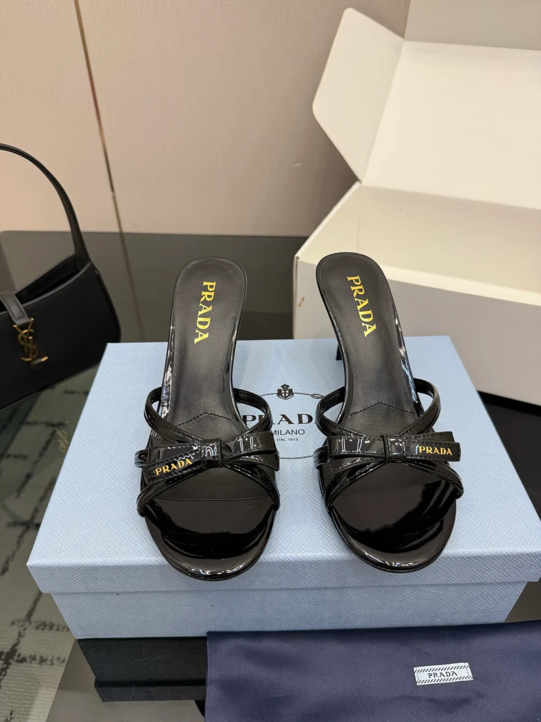 Босоножки Женские Prada 16960886