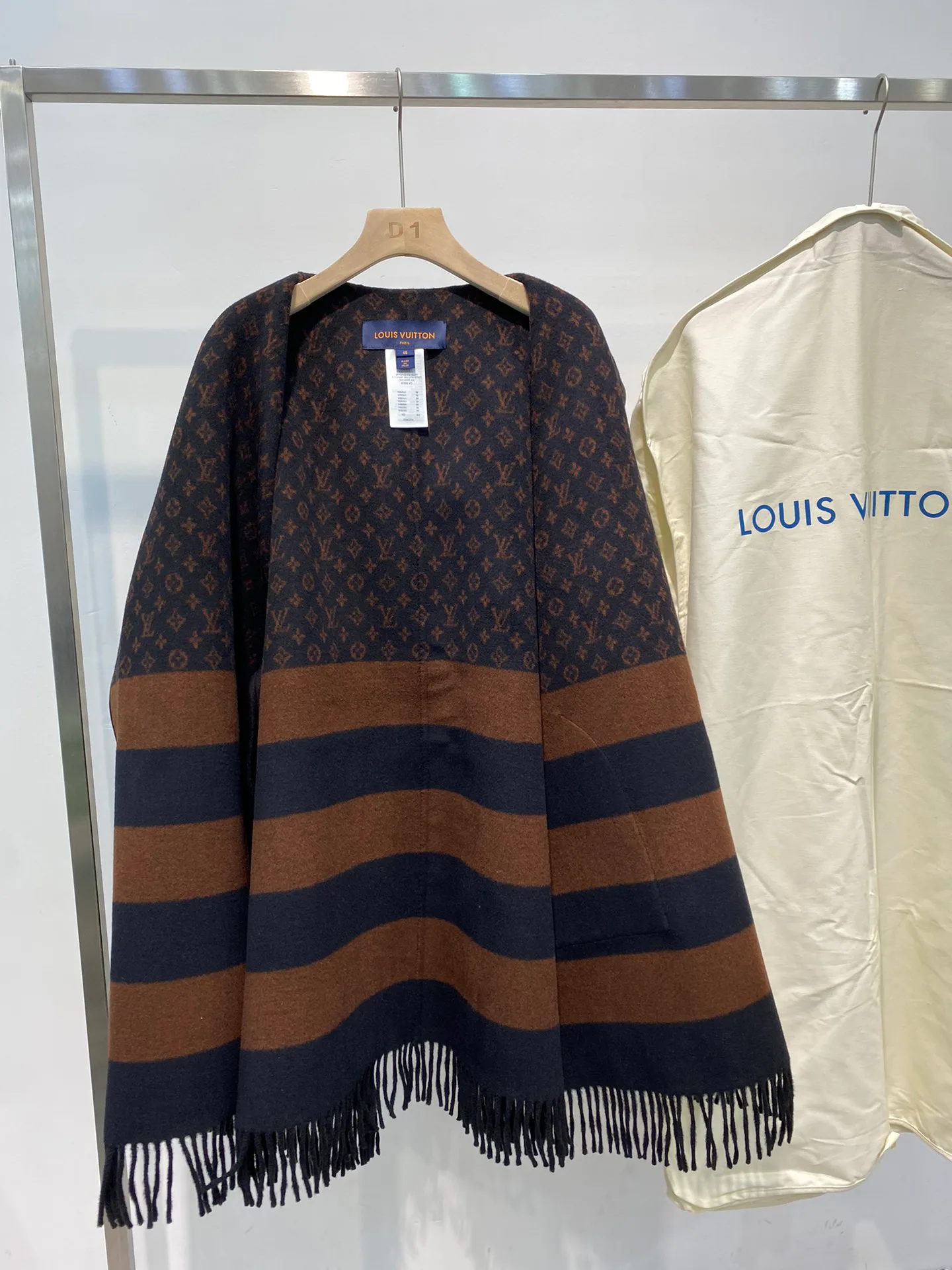 Пальто Женские Louis Vuitton 11332123