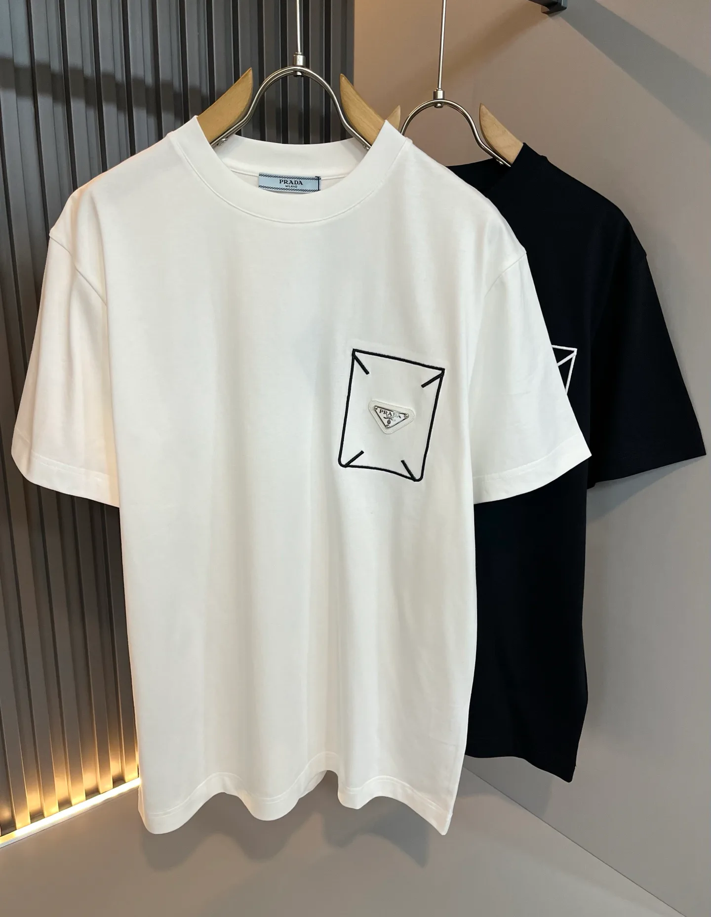 Футболки Женские Prada 11361198