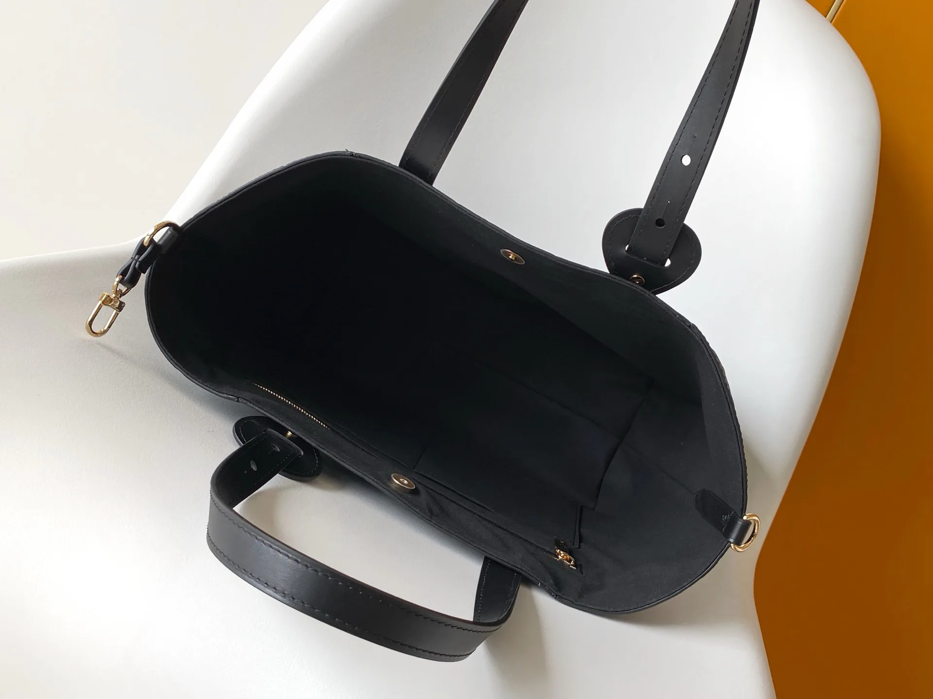 Классические Сумки Женские Louis Vuitton 17813551
