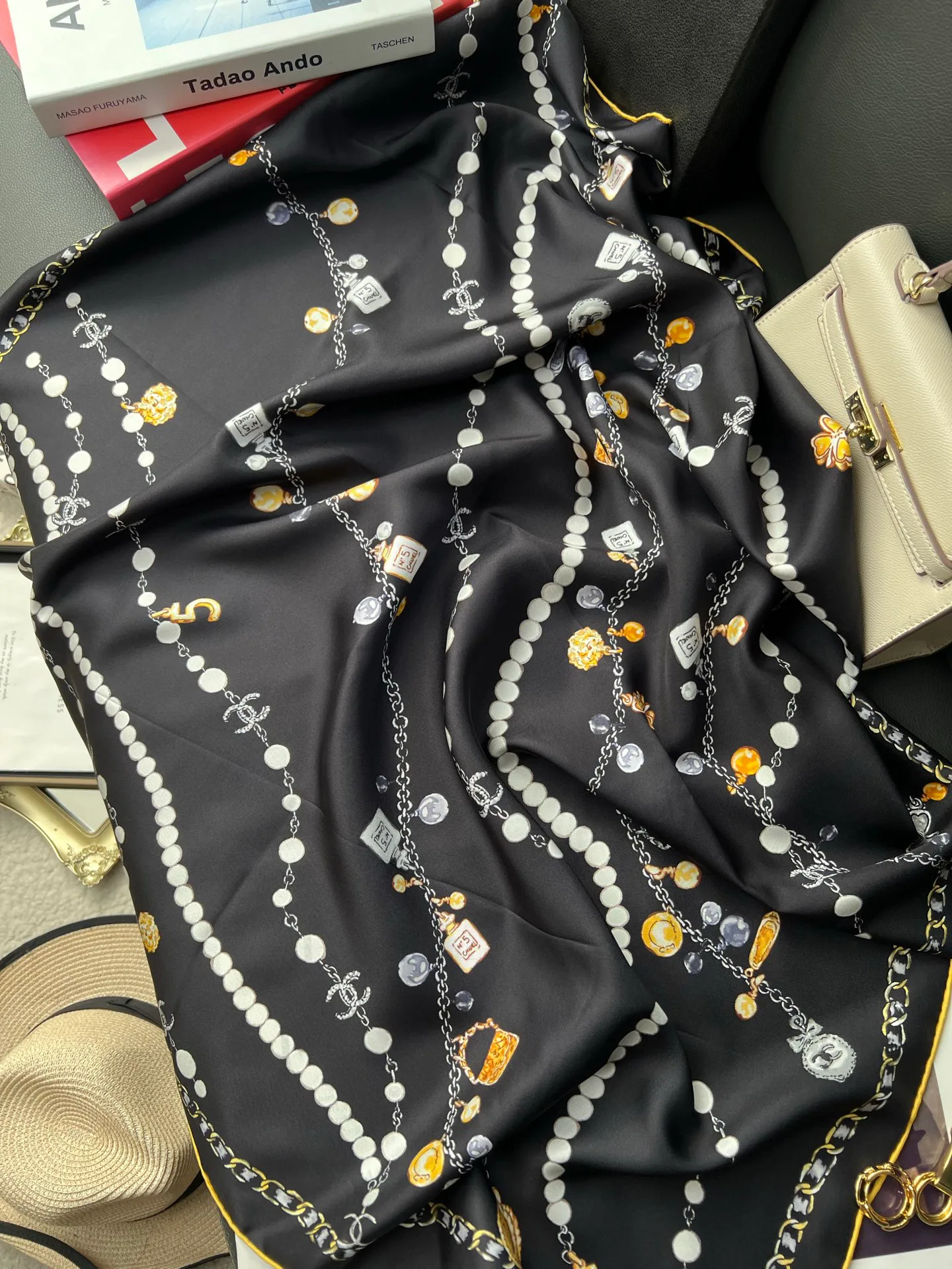 Платки Chanel 13416566