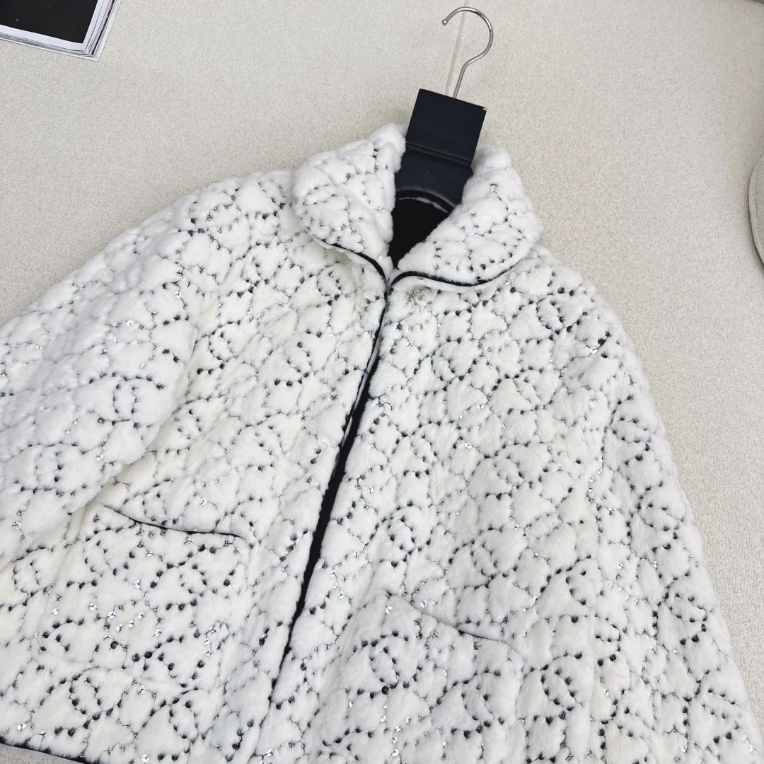 Куртки И Пуховики Женские Chanel 390542