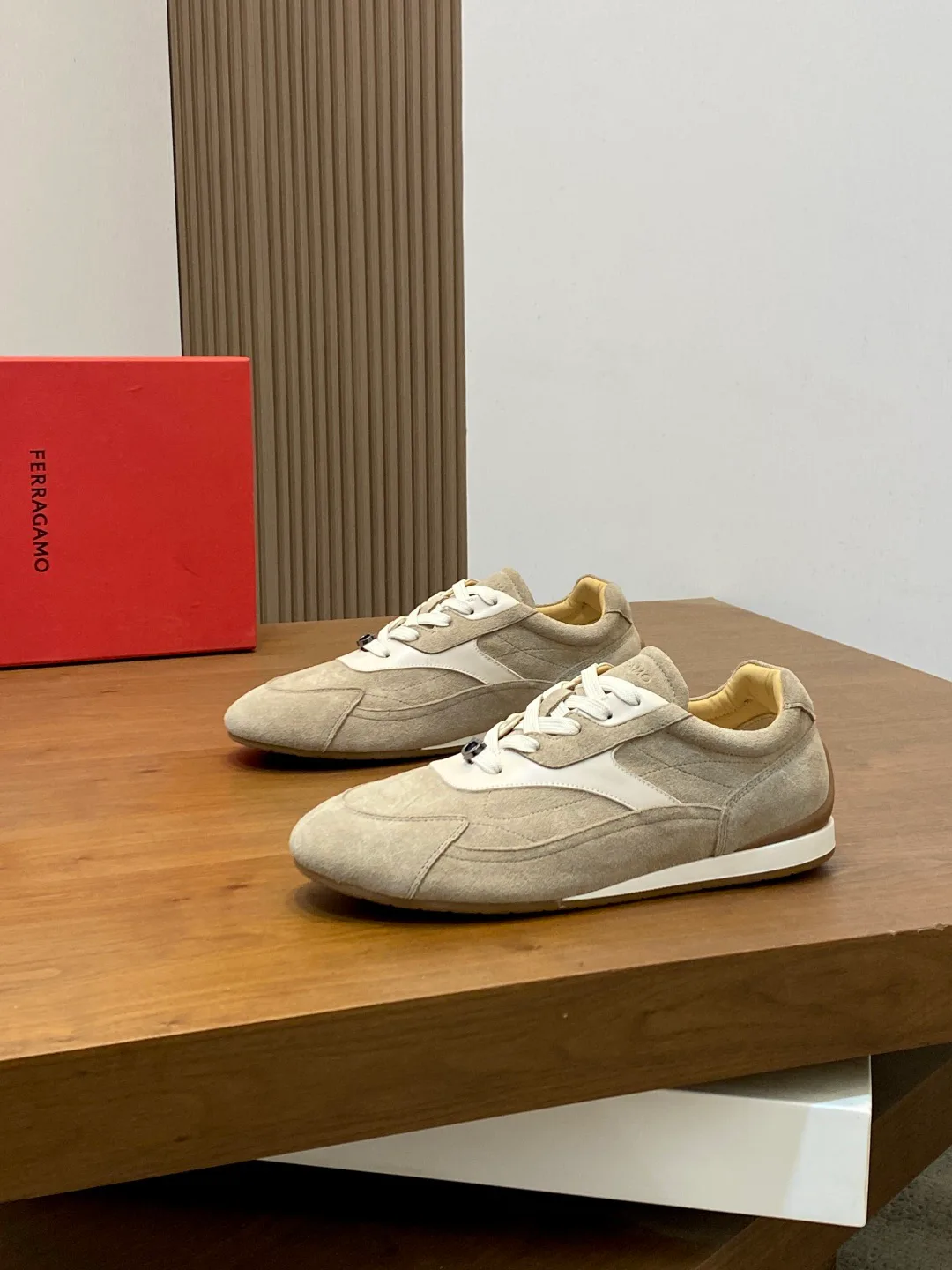 Кроссовки Мужские Salvatore Ferragamo 18274576