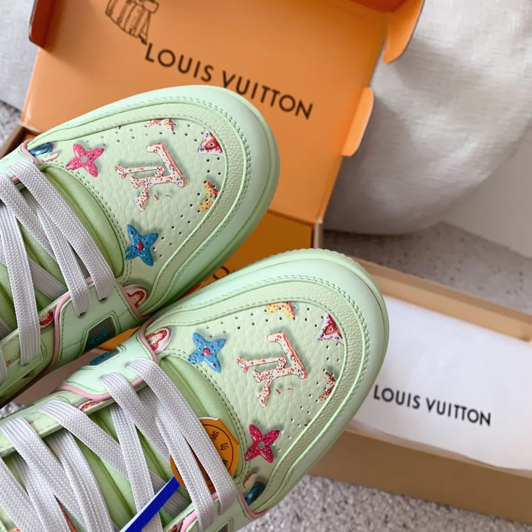 Кроссовки Женские Louis Vuitton 10290579