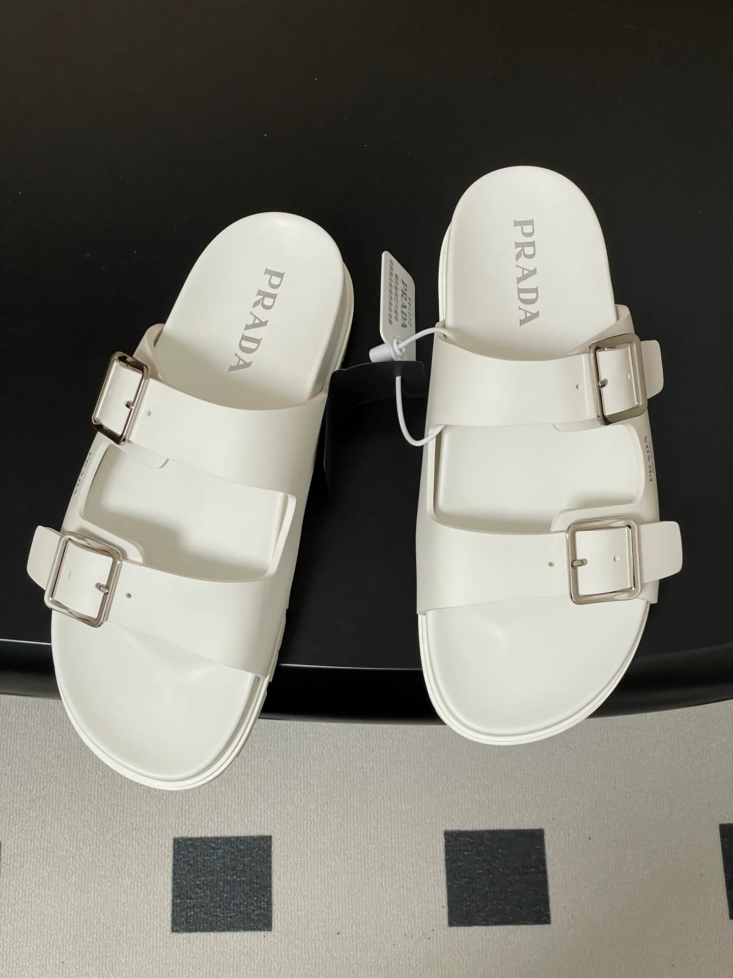 Сандалии Женские Prada 10993987