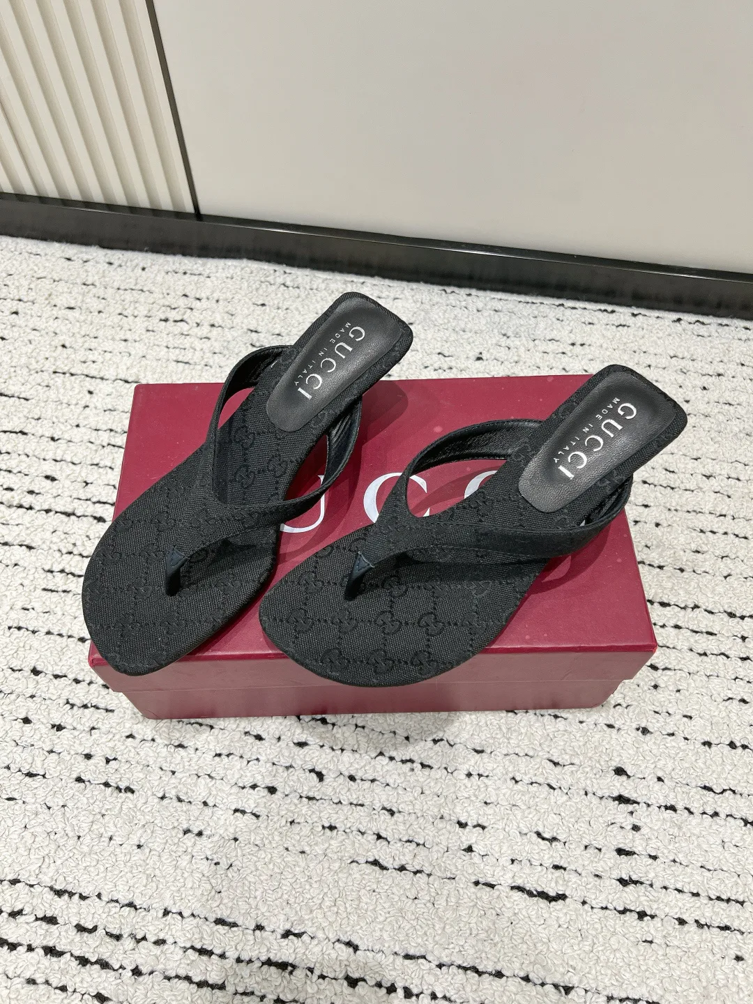 Шлепанцы Женские Gucci 17637839