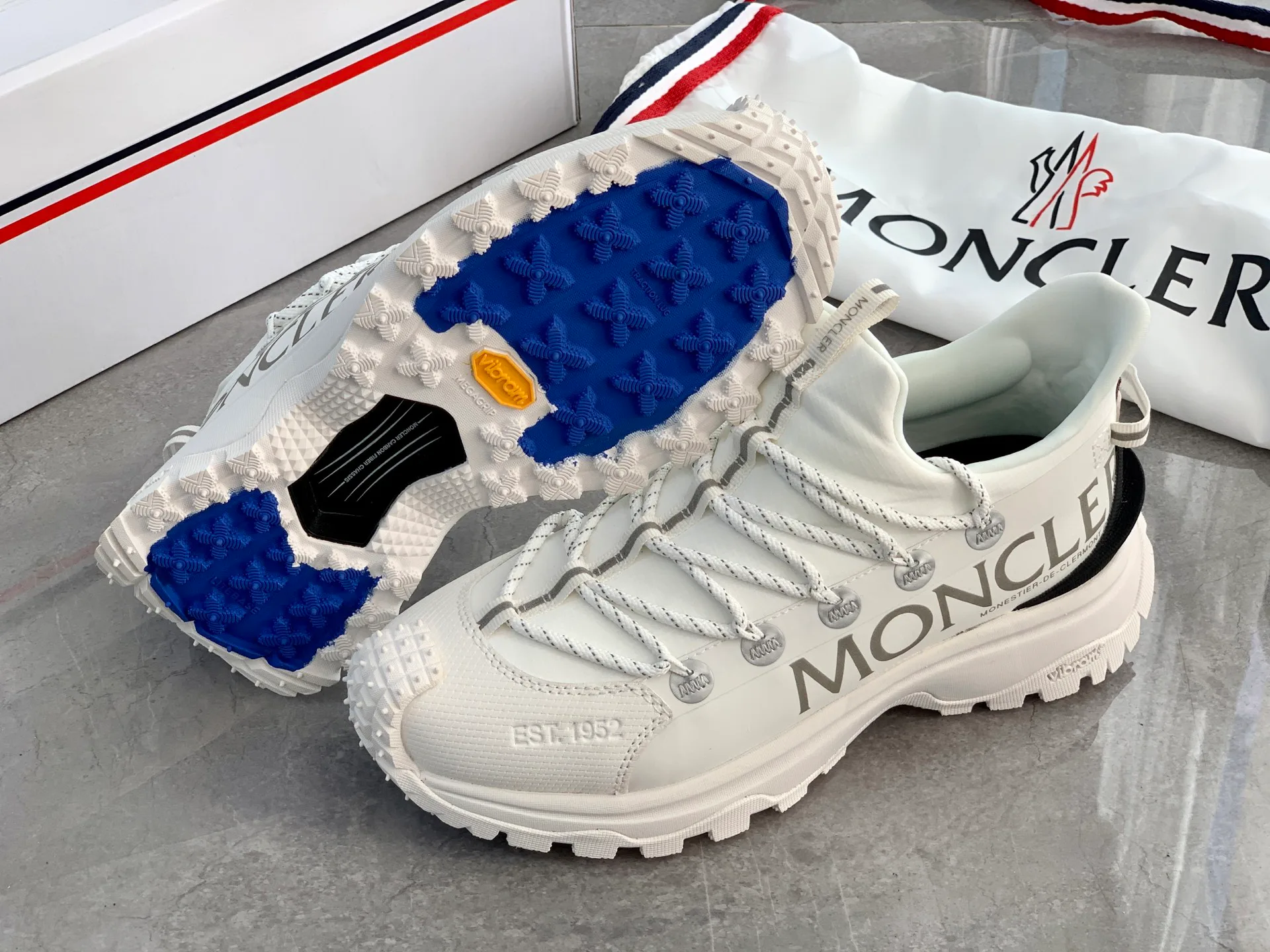 Кроссовки Женские Moncler 554141