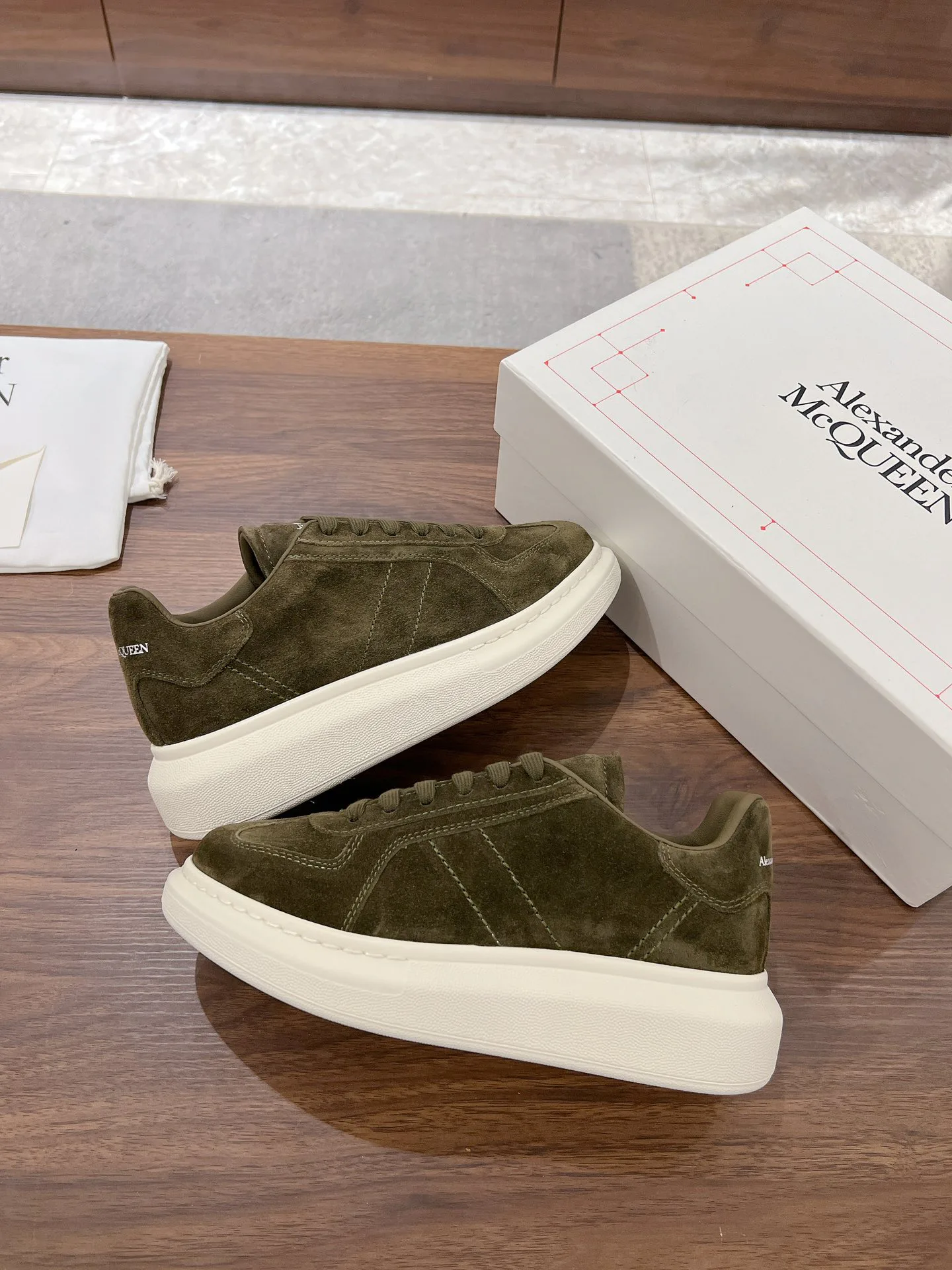 Кроссовки Женские Alexander Mcqueen 3446154