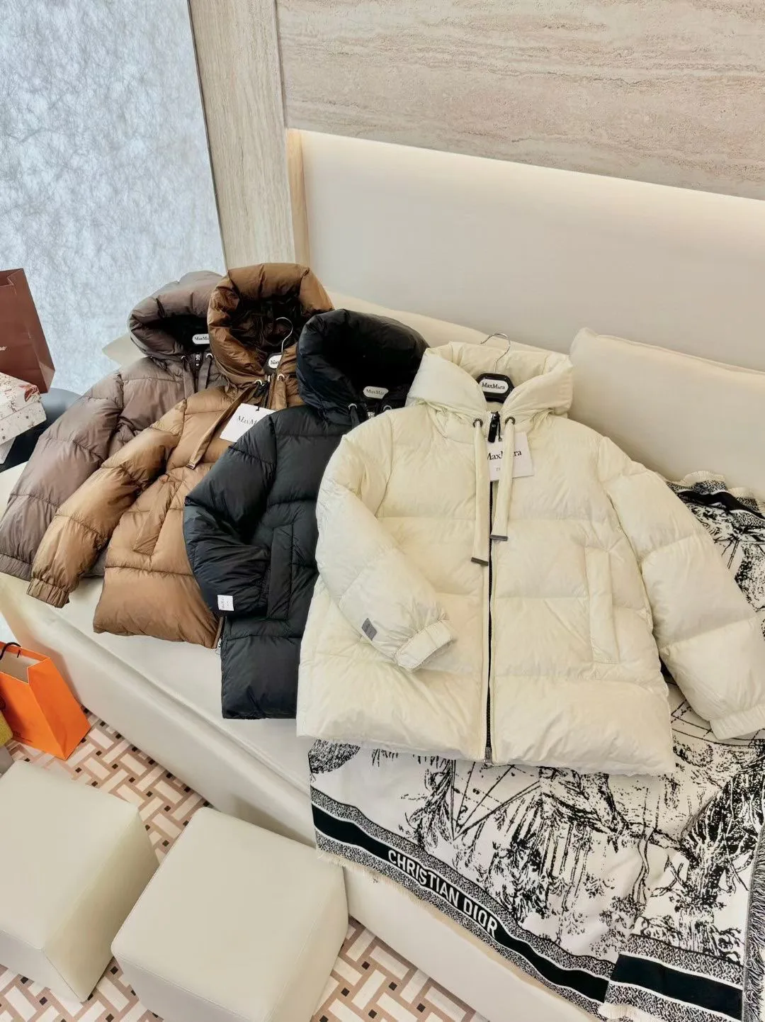 Куртки И Пуховики Женские Max Mara 18043390