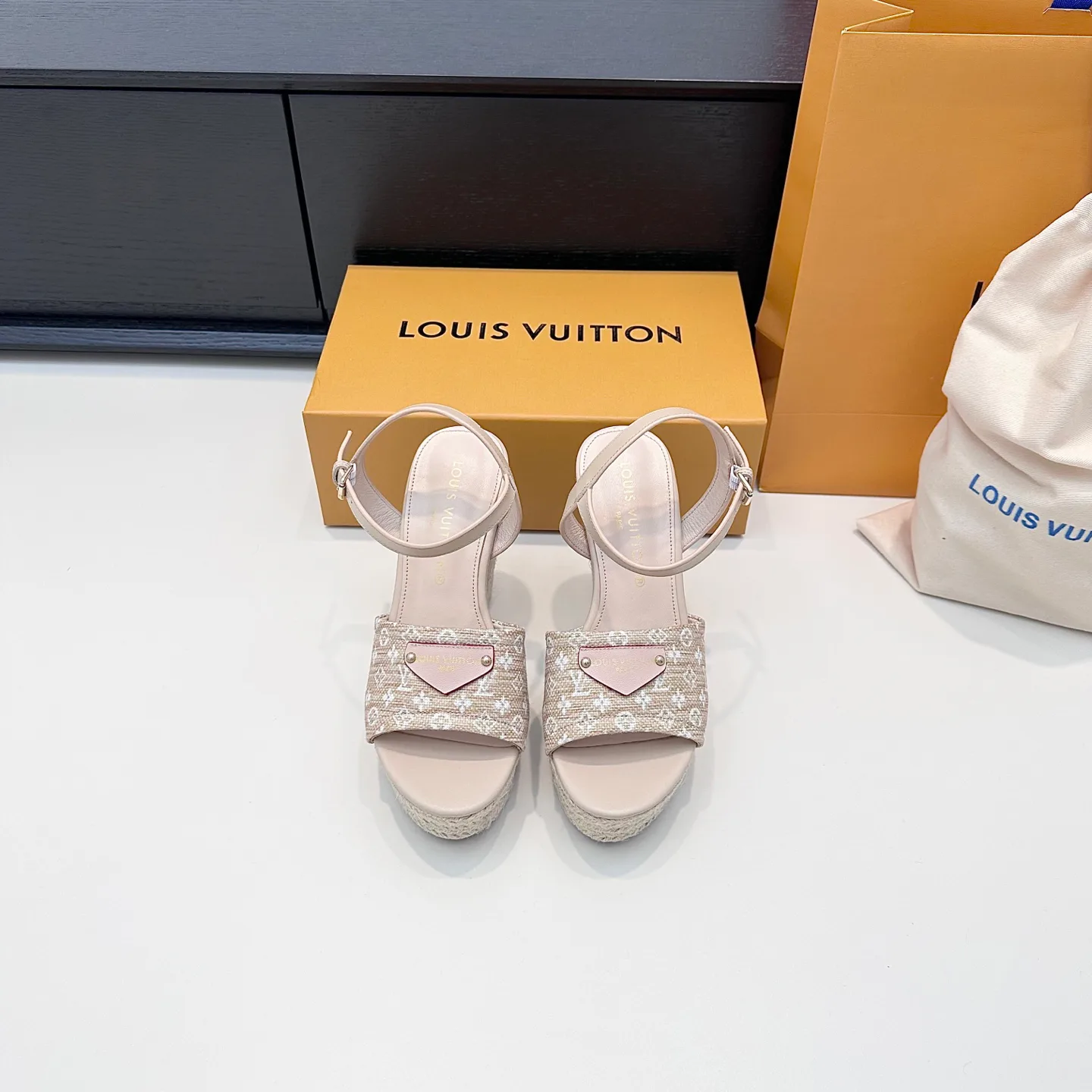 Сандалии Женские Louis Vuitton 11566075