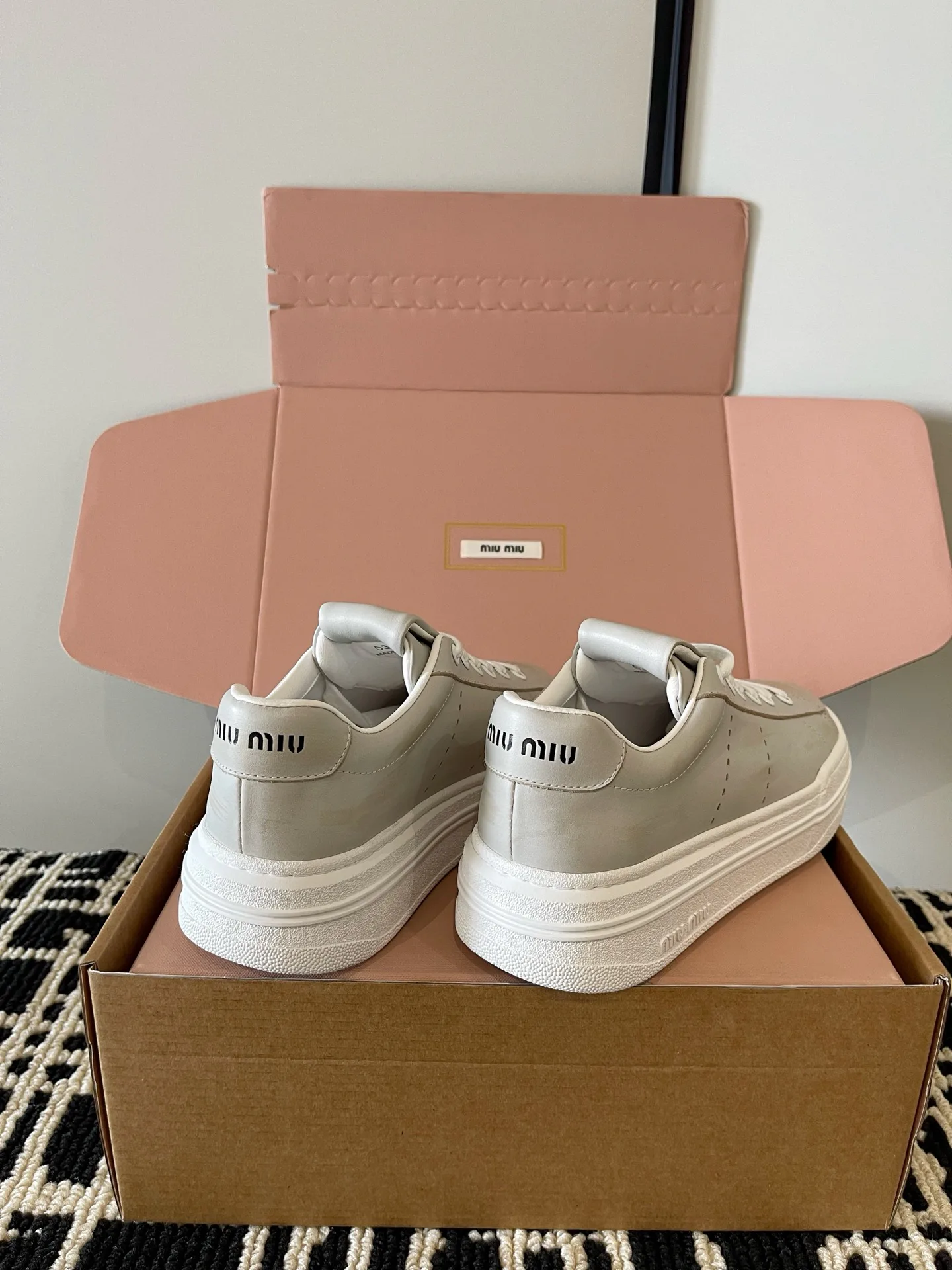 Кроссовки Женские Miu Miu 18234983