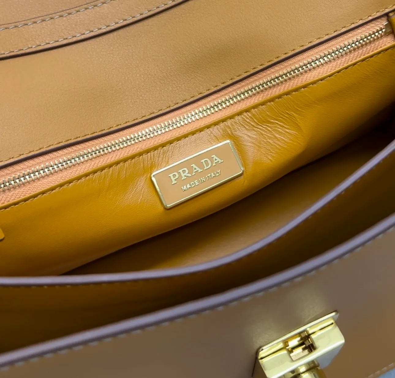 Сумки На Ремне Женские Prada 11462441