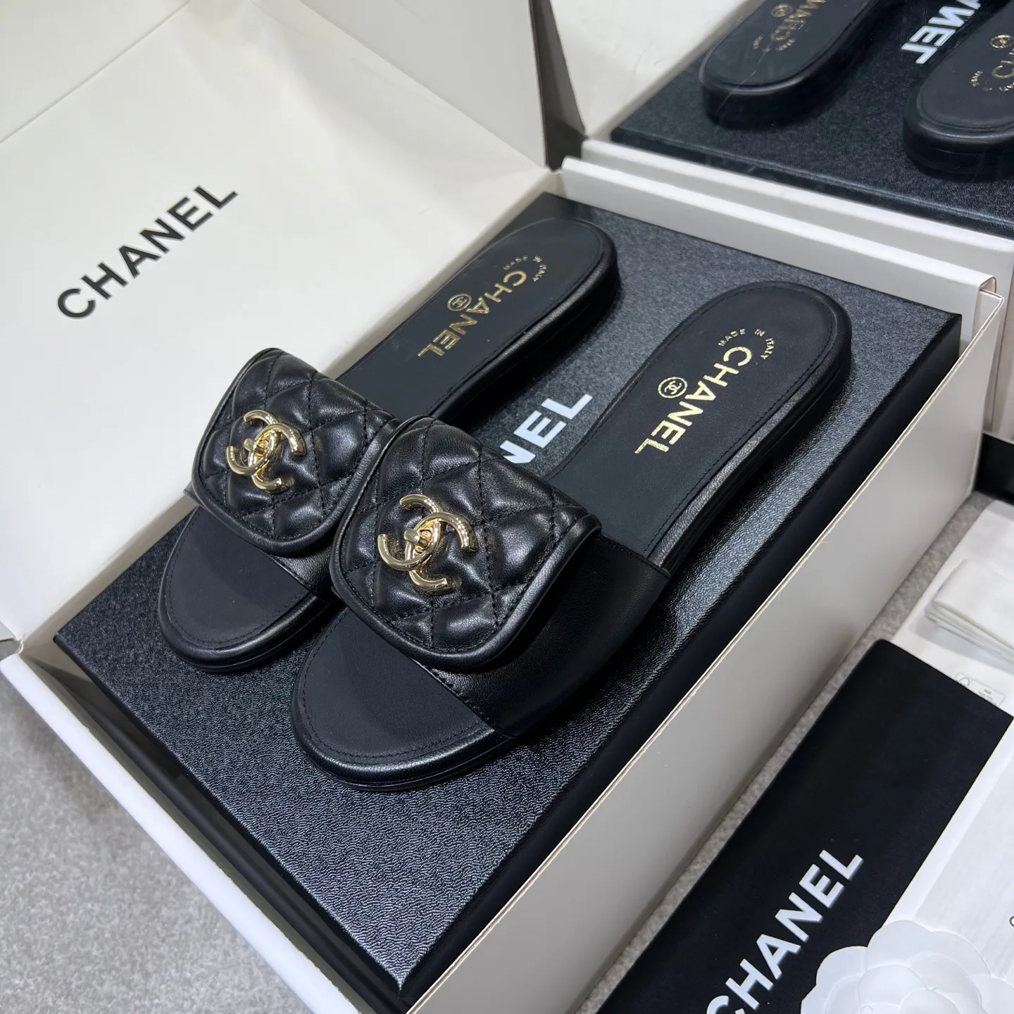 Шлепанцы Женские Chanel 5618676