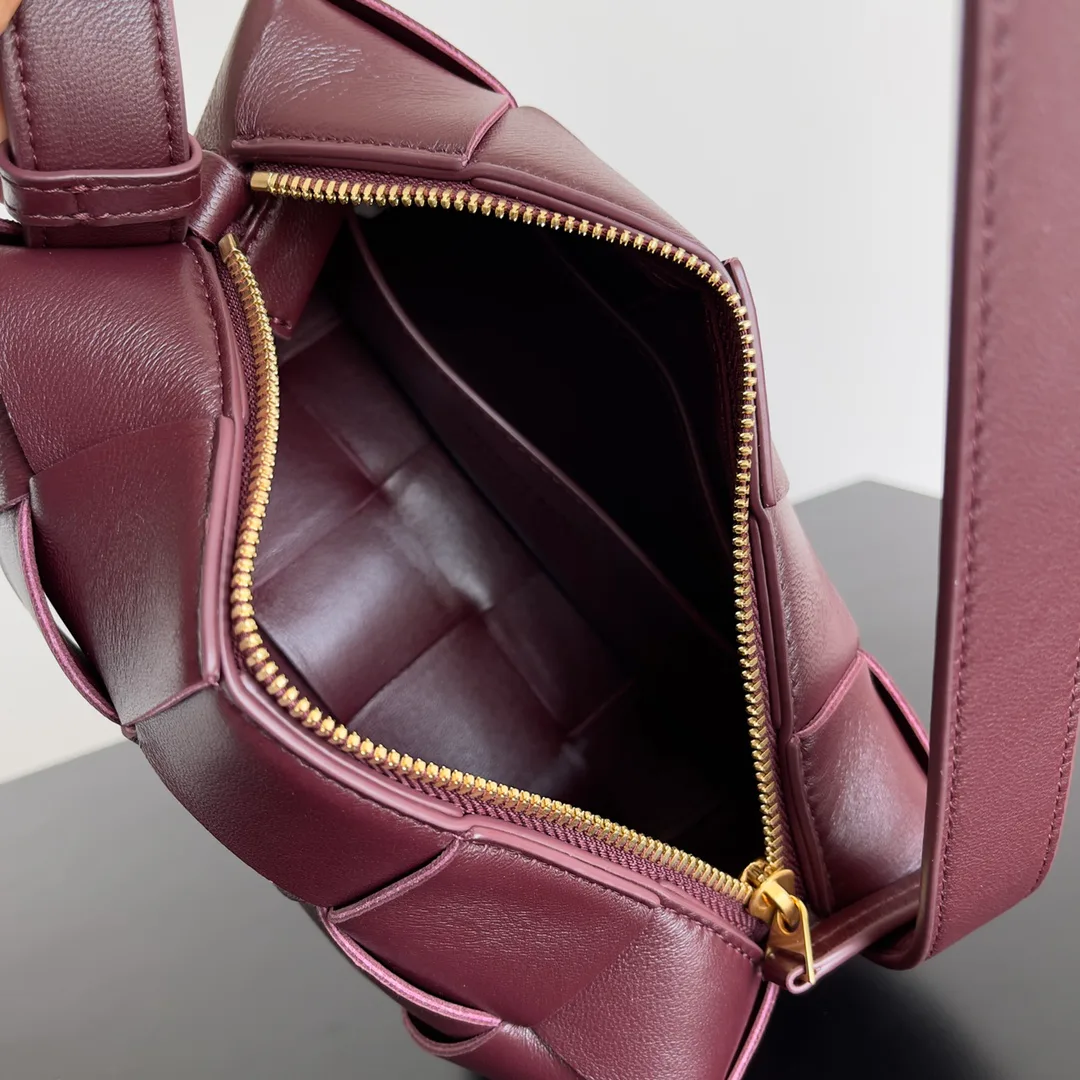 Сумки На Ремне Женские Bottega Veneta 18161086