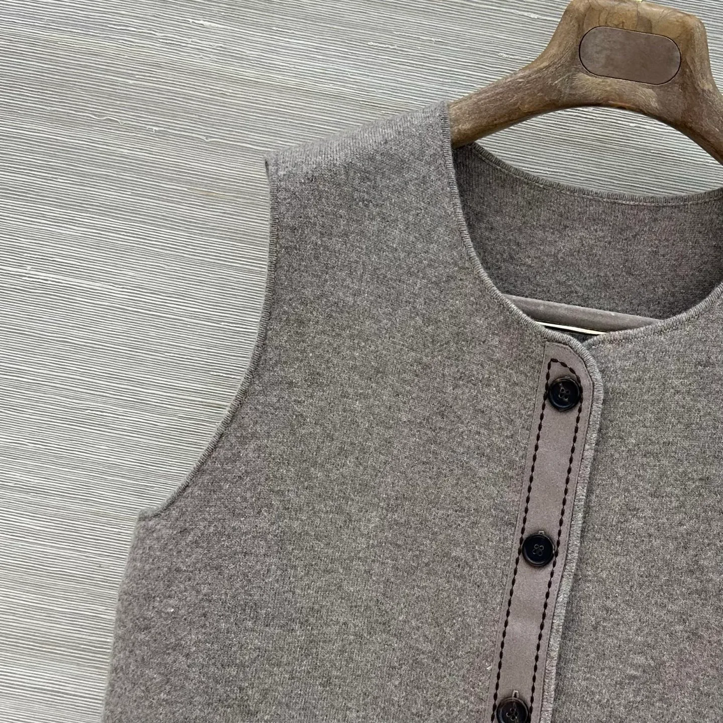 Жилеты Женские Loro Piana 18250125