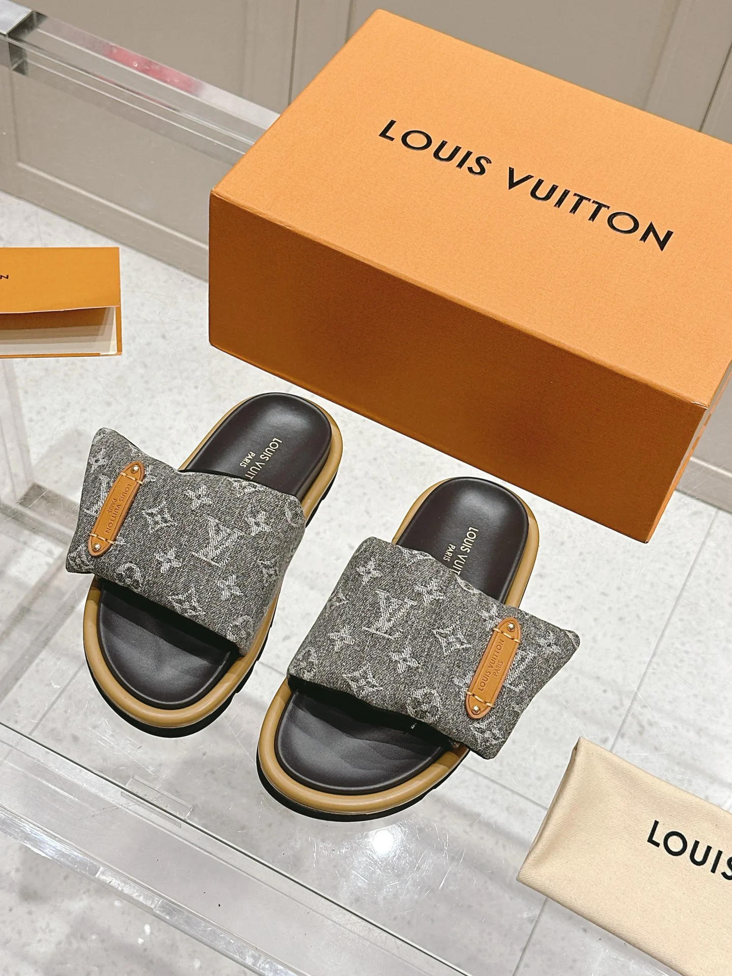 Шлепанцы Мужские Louis Vuitton 35760