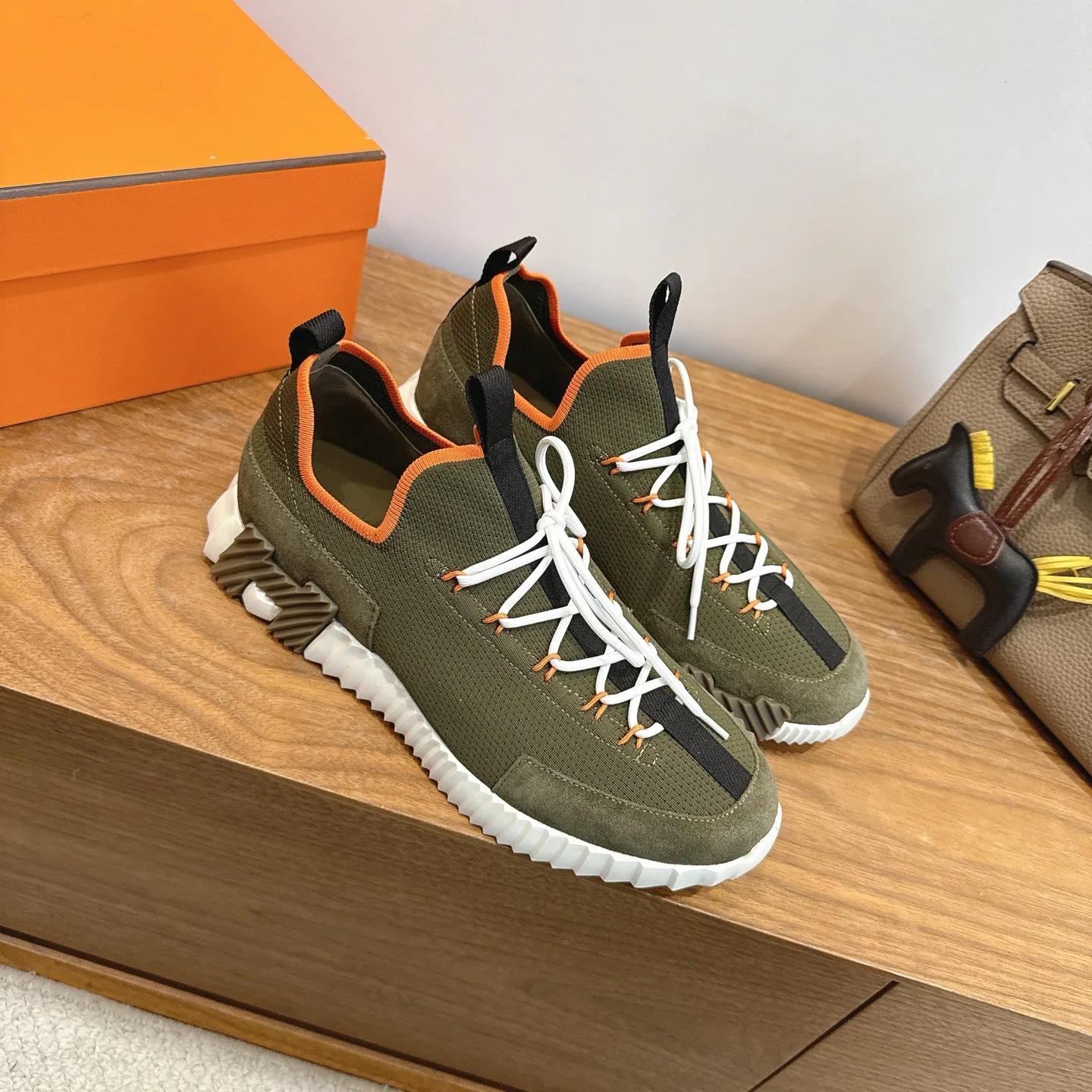 Кроссовки Женские Hermes 1880301