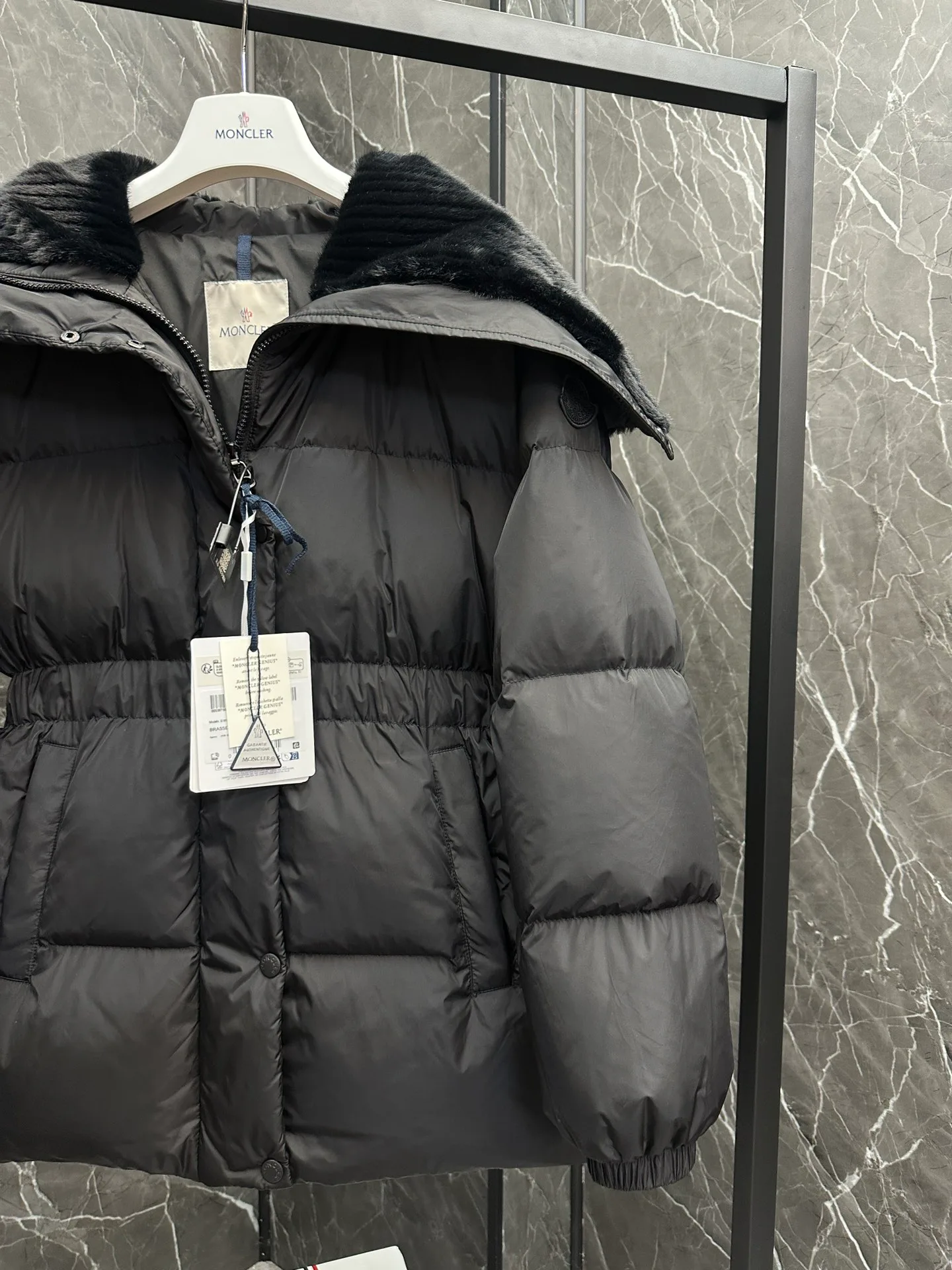 Куртки И Пуховики Женские Moncler 812911